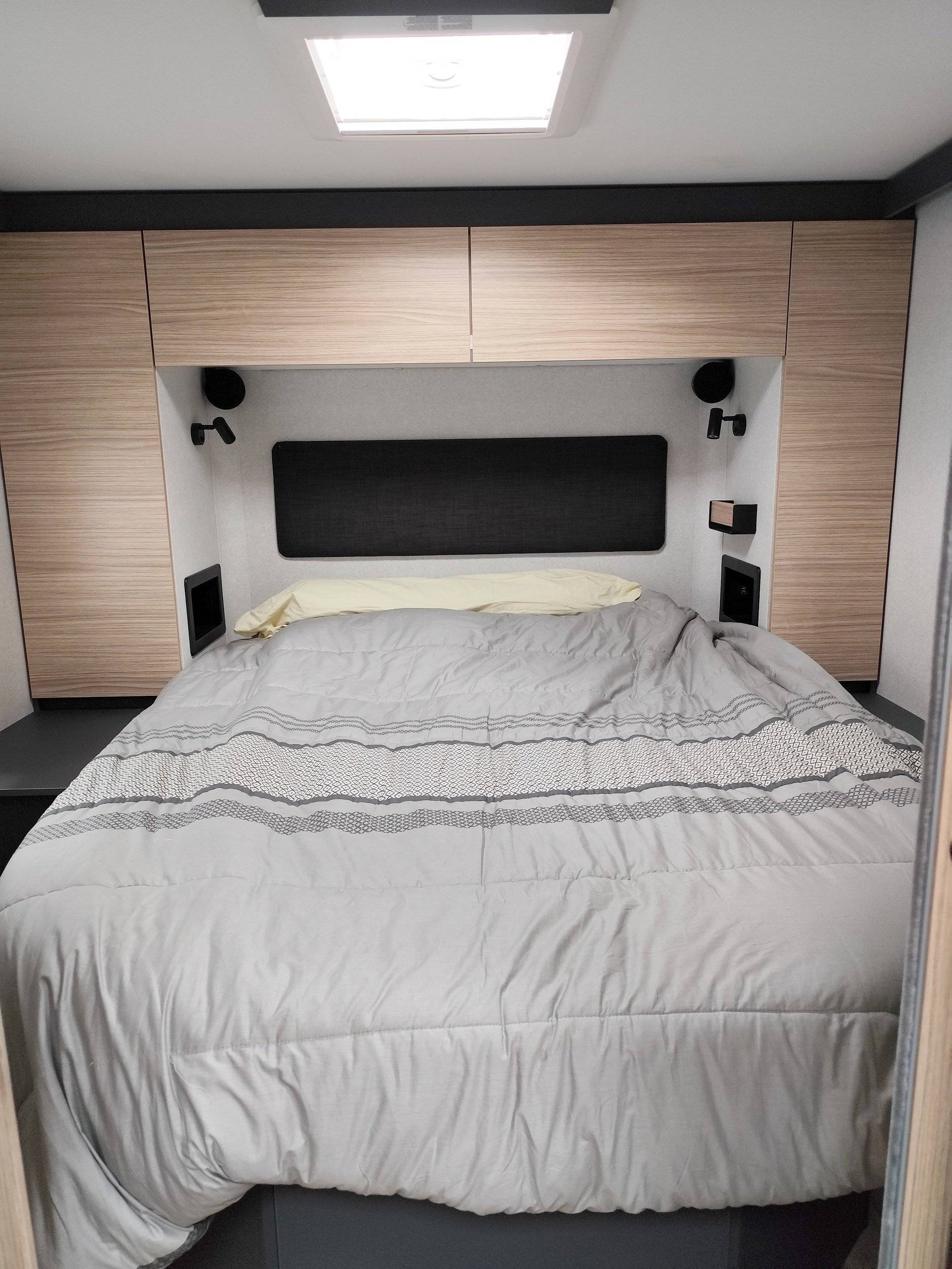 Couchages Fiat Fiat Ducato 140 CV - Yescapa