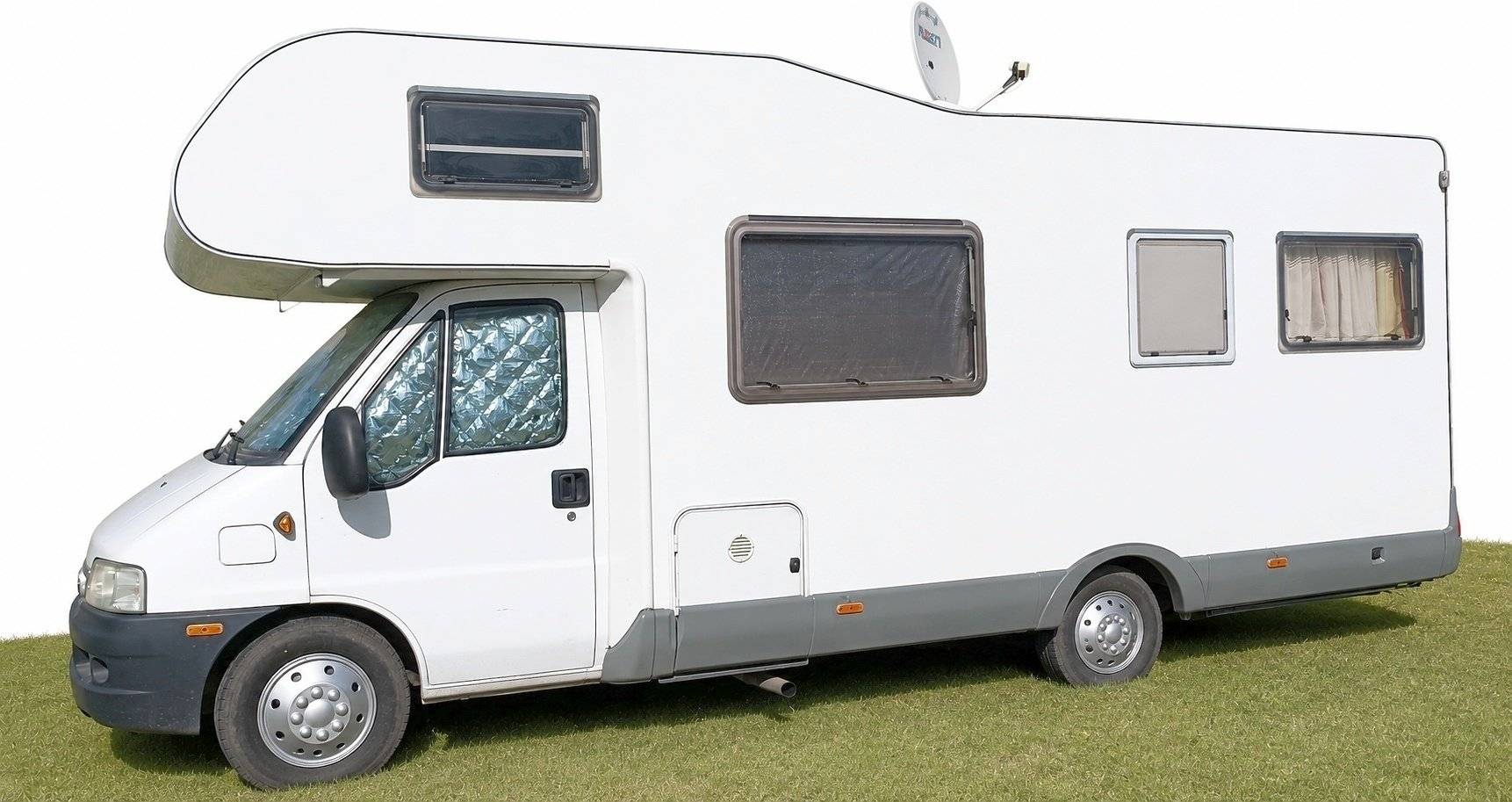 Front view from 3/4 Fiat - Yescapa