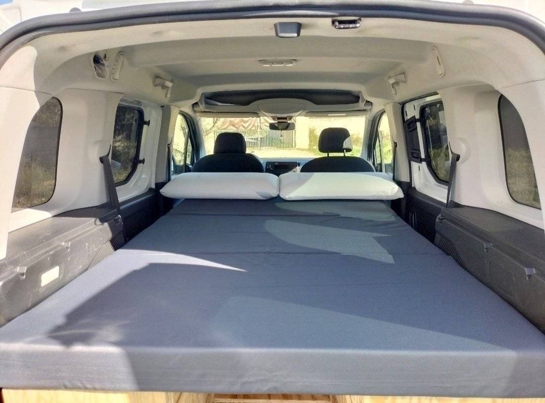 Camper Track Peugeot Rifer