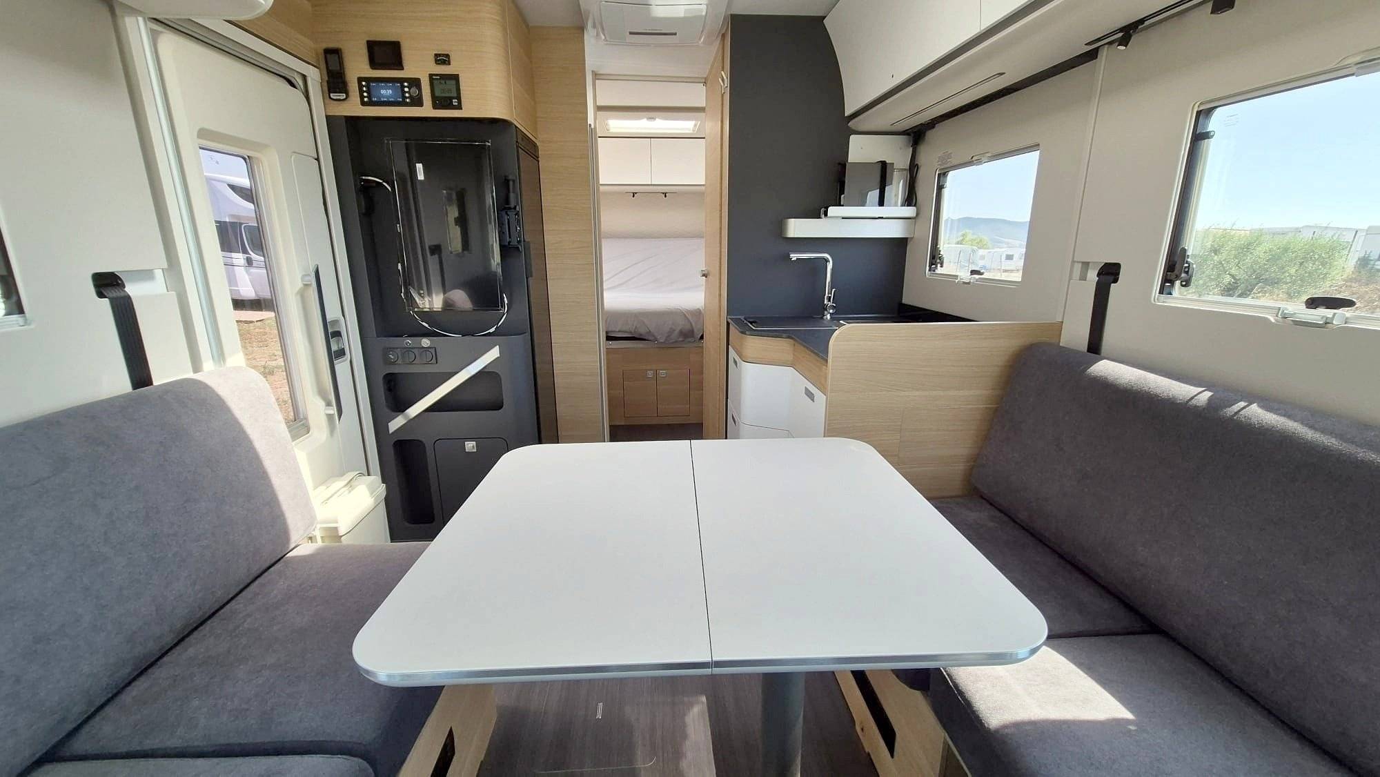 Adria SONIC 700 PLUS DC