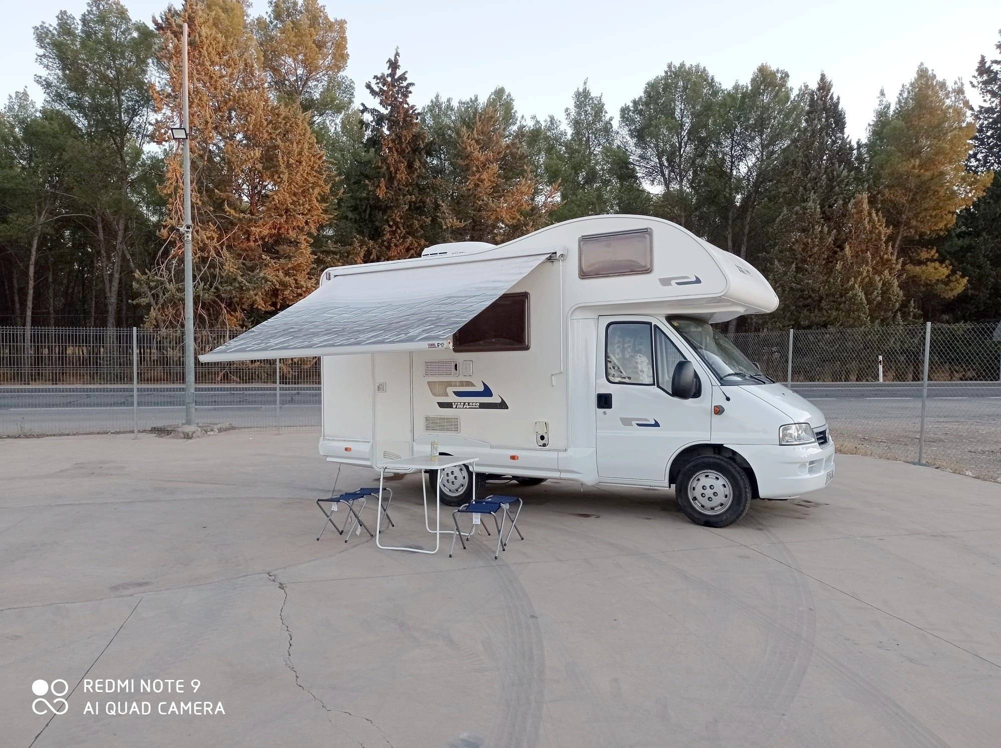 schräge Vorderansicht Fiat FIAT DUCATO - Yescapa