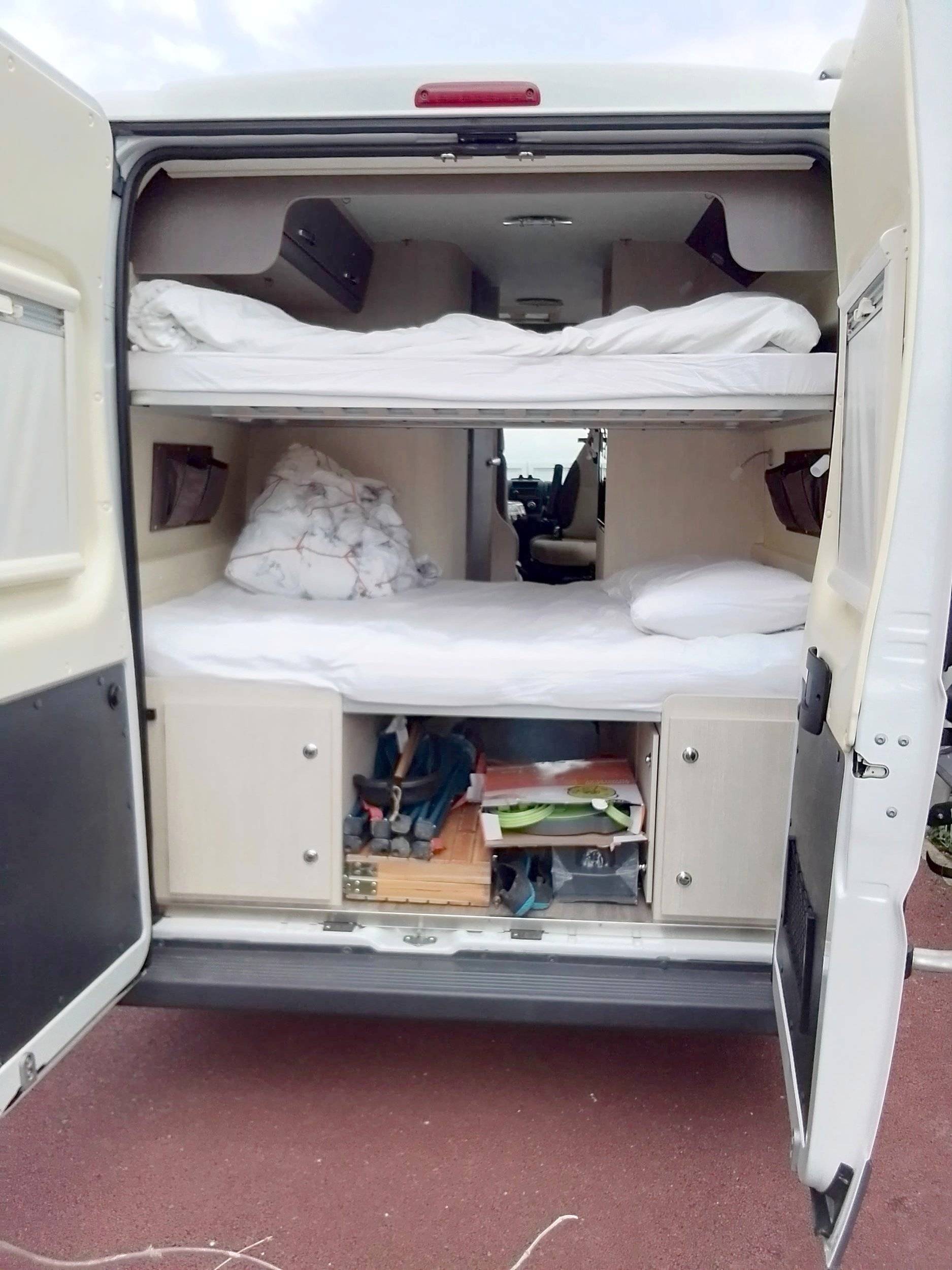 Couchages Fiat Ducato 2,3 130 ch - Yescapa