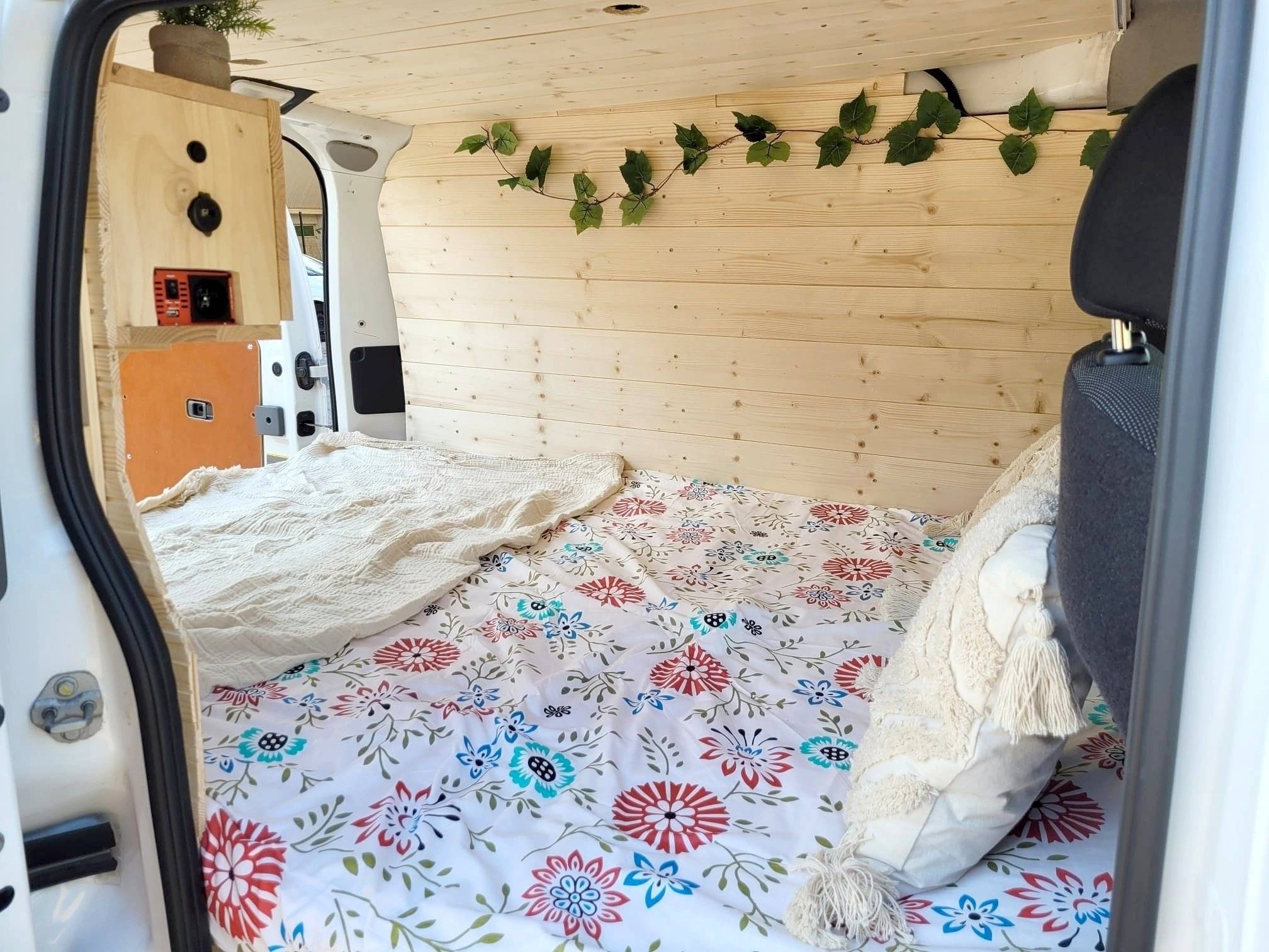 Alpes Camping-Car NV200