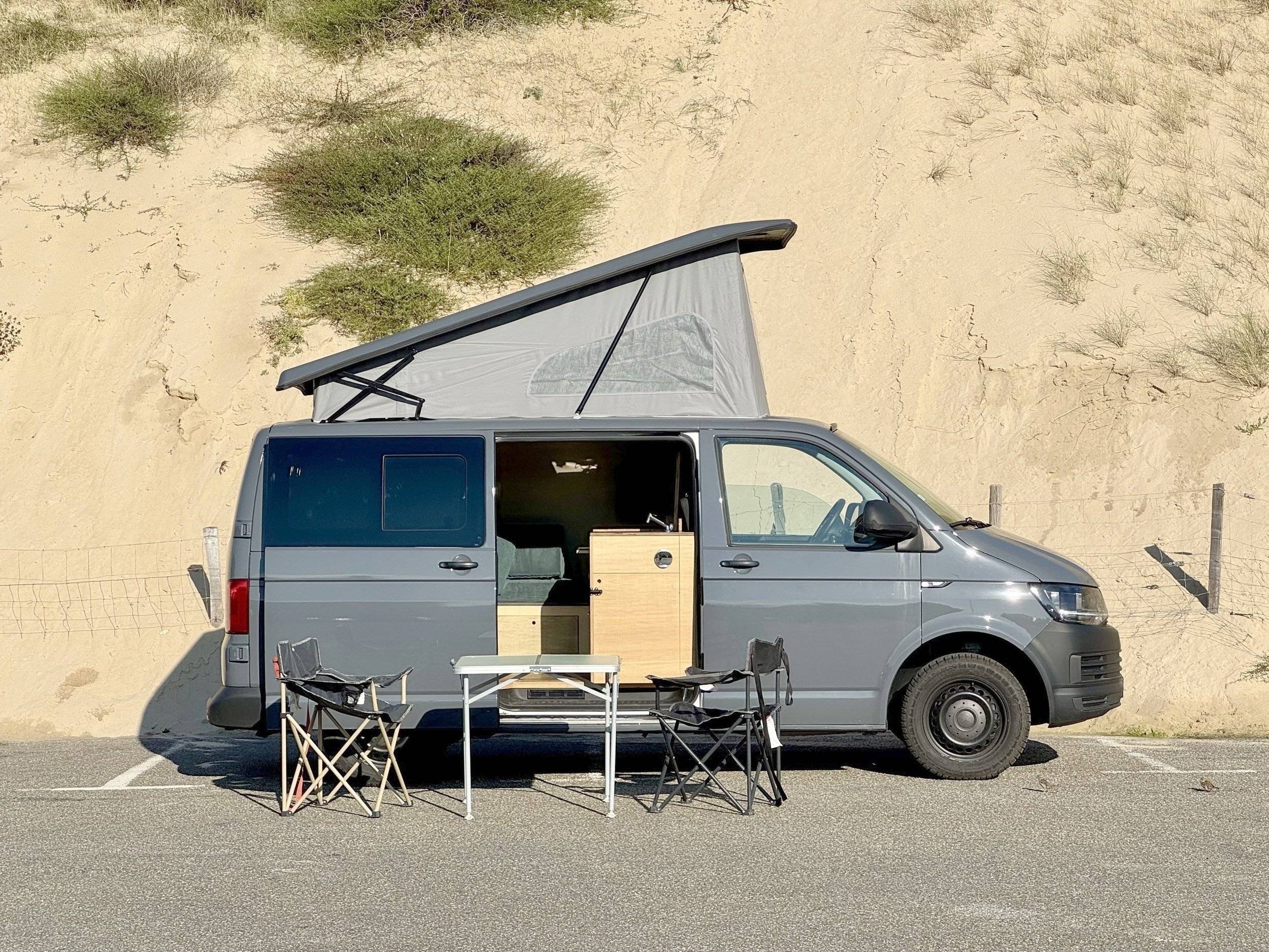 Front view from 3/4 Volkswagen Volkswagen T6 - Yescapa