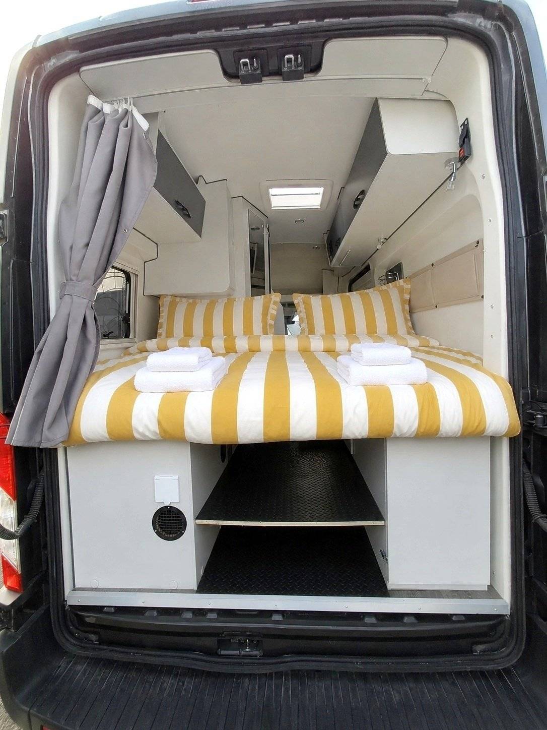 Plazas en cama Ford - Yescapa