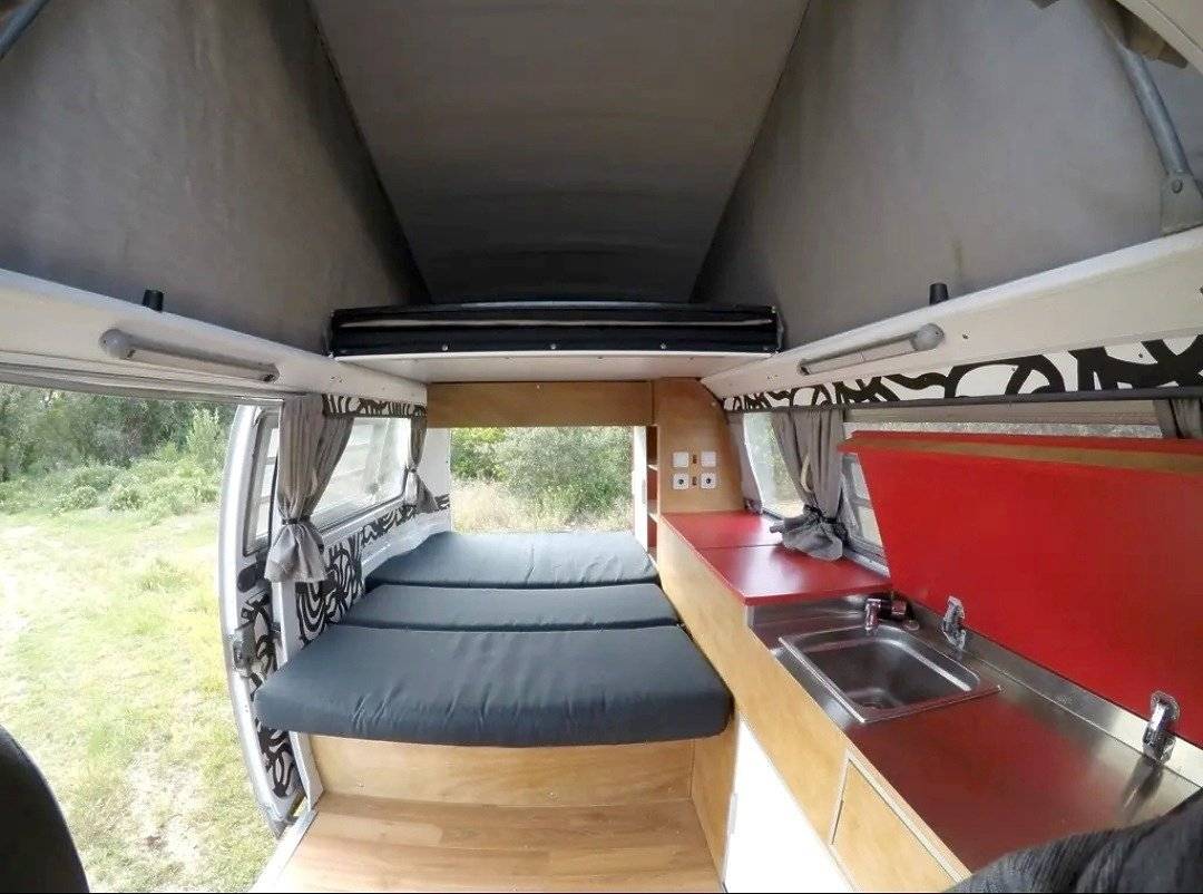 Berth Volkswagen T2 Combi - Yescapa