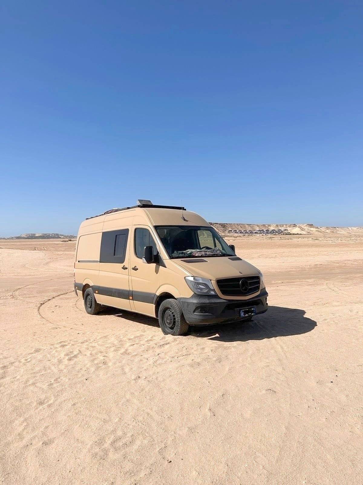 Vista frontale a ¾ Mercedes Mercedes - Yescapa
