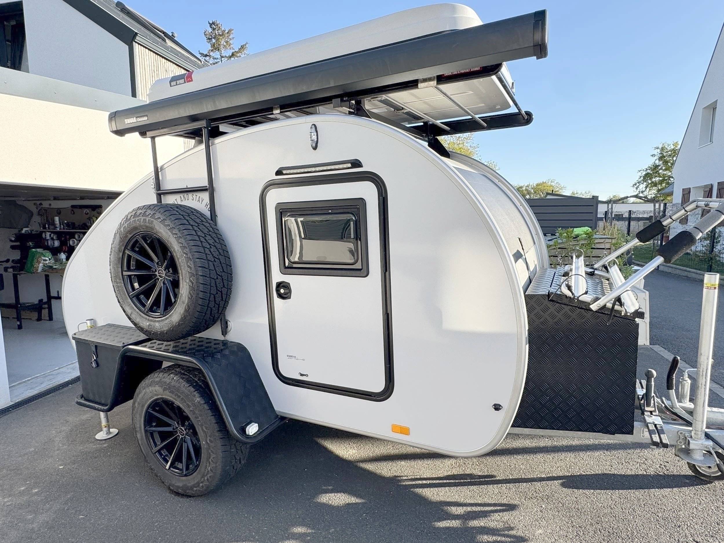 Vue avant de 3/4  - Yescapa