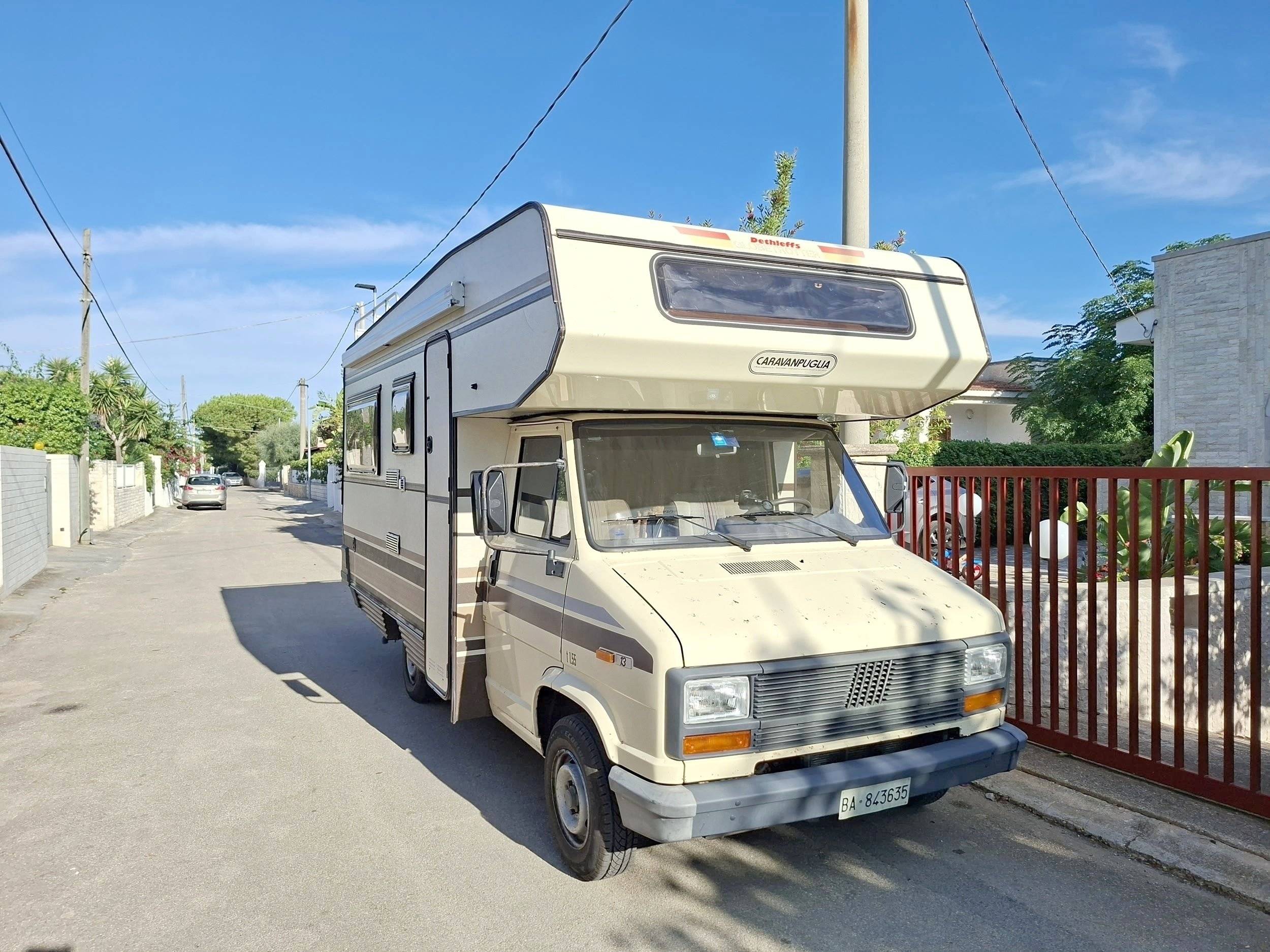 Vista de 3/4 Fiat Fiat Ducato 2.5 D - Yescapa
