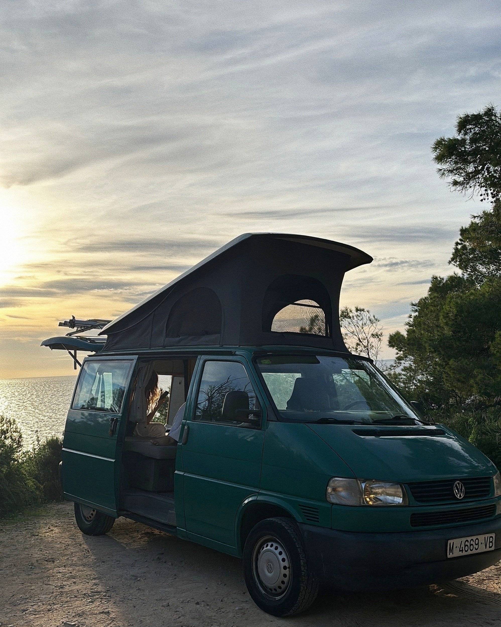 Vista frontale a ¾ Volkswagen - Yescapa