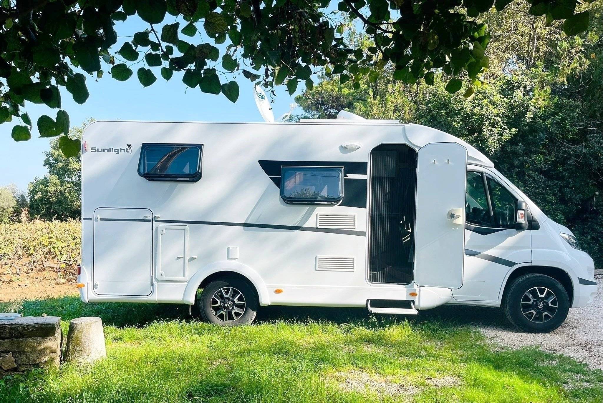 Location Campingcar profilé Hyères Citroën Citroën jumper 54919