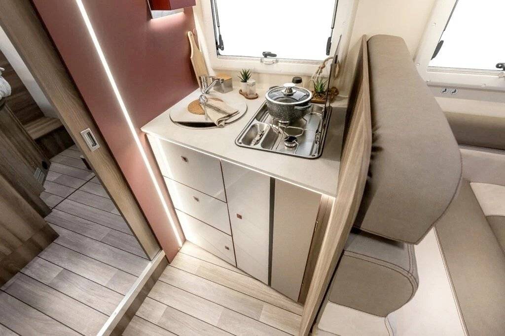 Roller Team Kronos 266 TL - Bavarian Camper 1