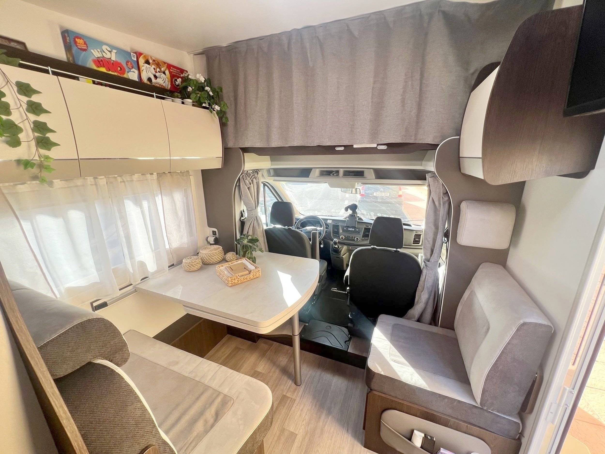 Coachbuilt RV 