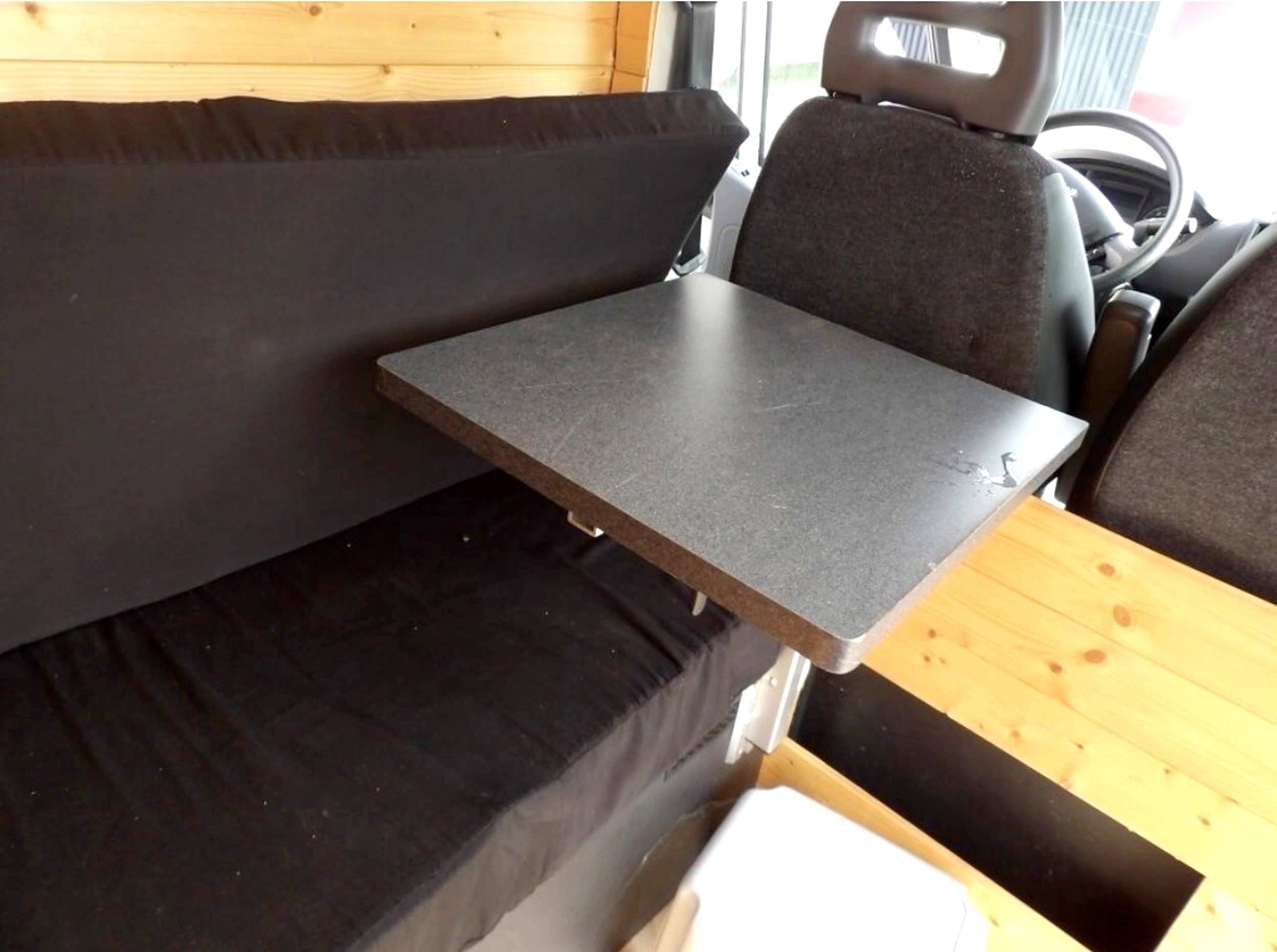 Área de jantar Peugeot Boxer 2,2 l hdi 130 ch - Yescapa