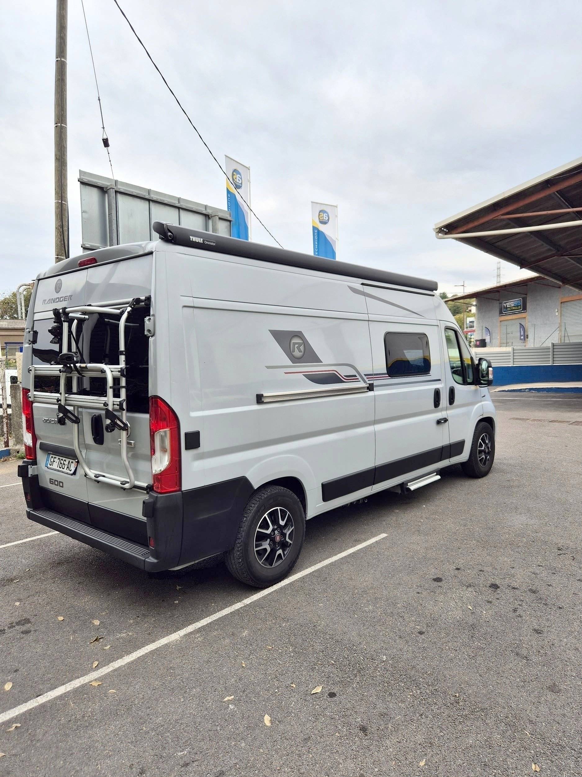 Dinette Fiat Fiat ducato 2,2 140 cv - Yescapa