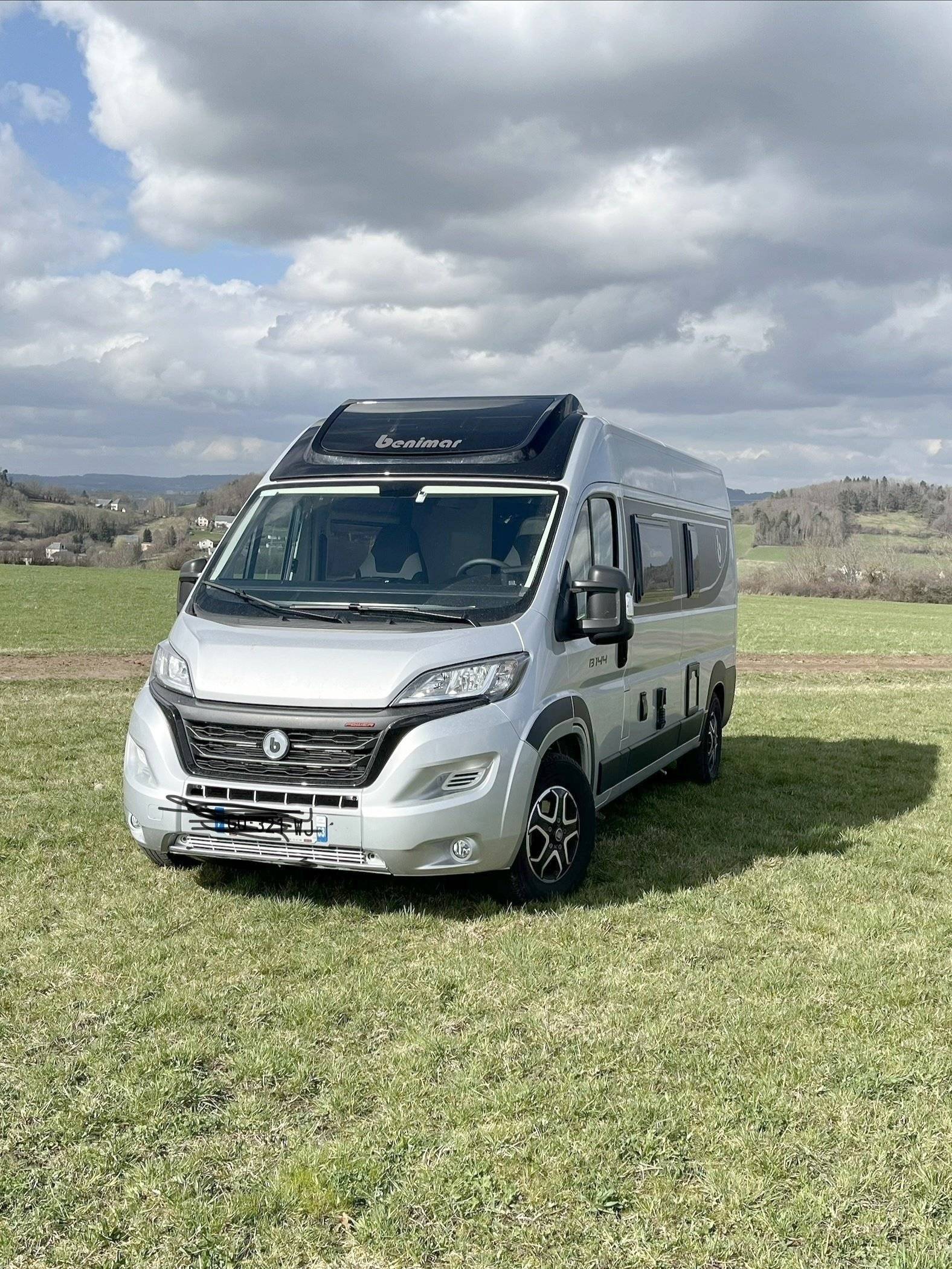 Benimar Benivan B144