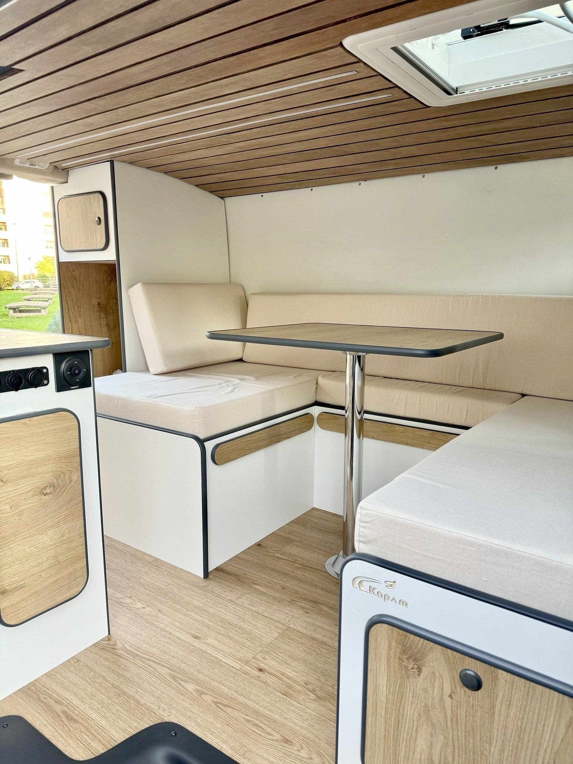 Dinette Renault Trafic 3 L1H1 - Yescapa