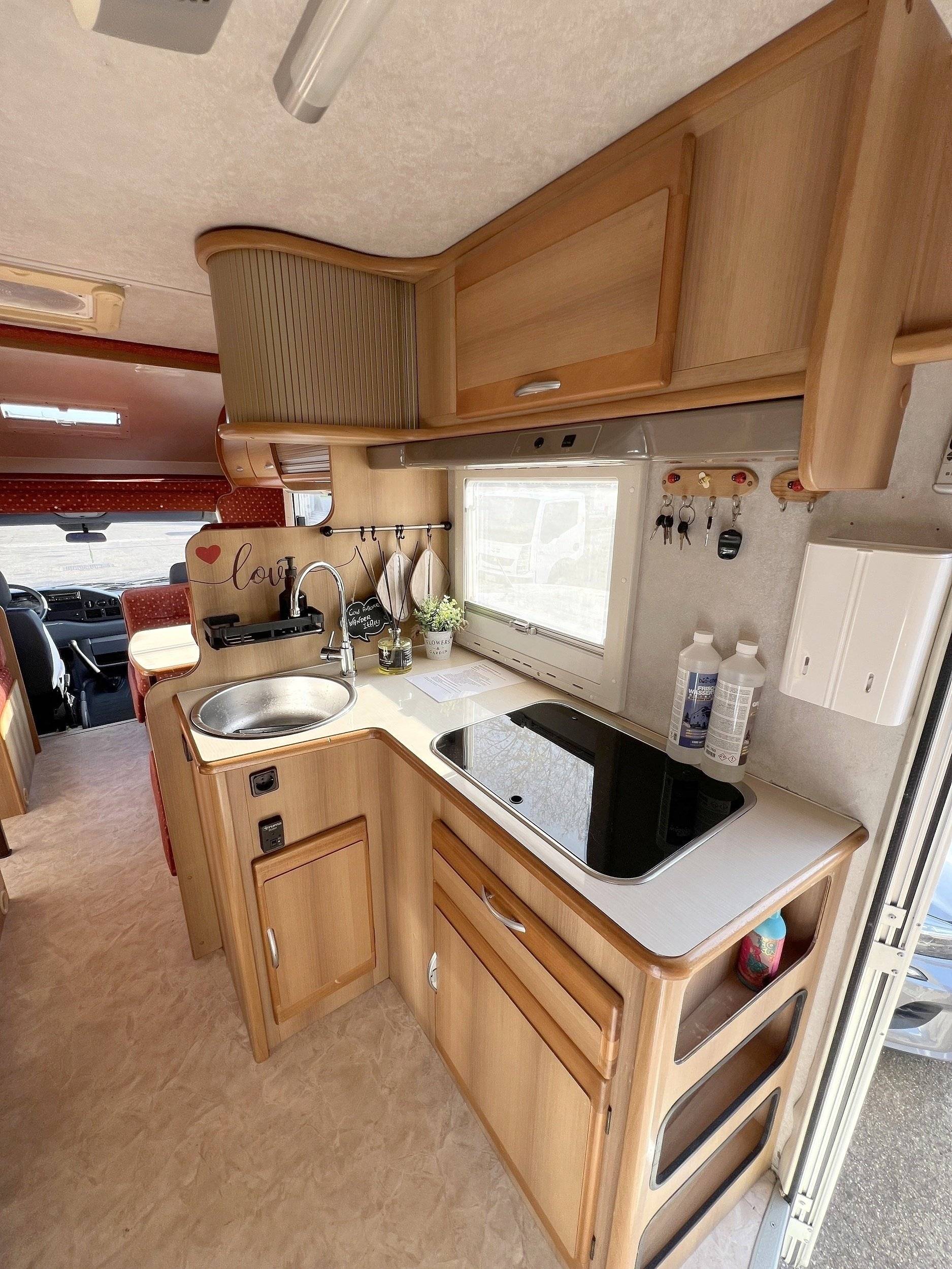 Coin repas Mercedes Mercedes 312D - Yescapa