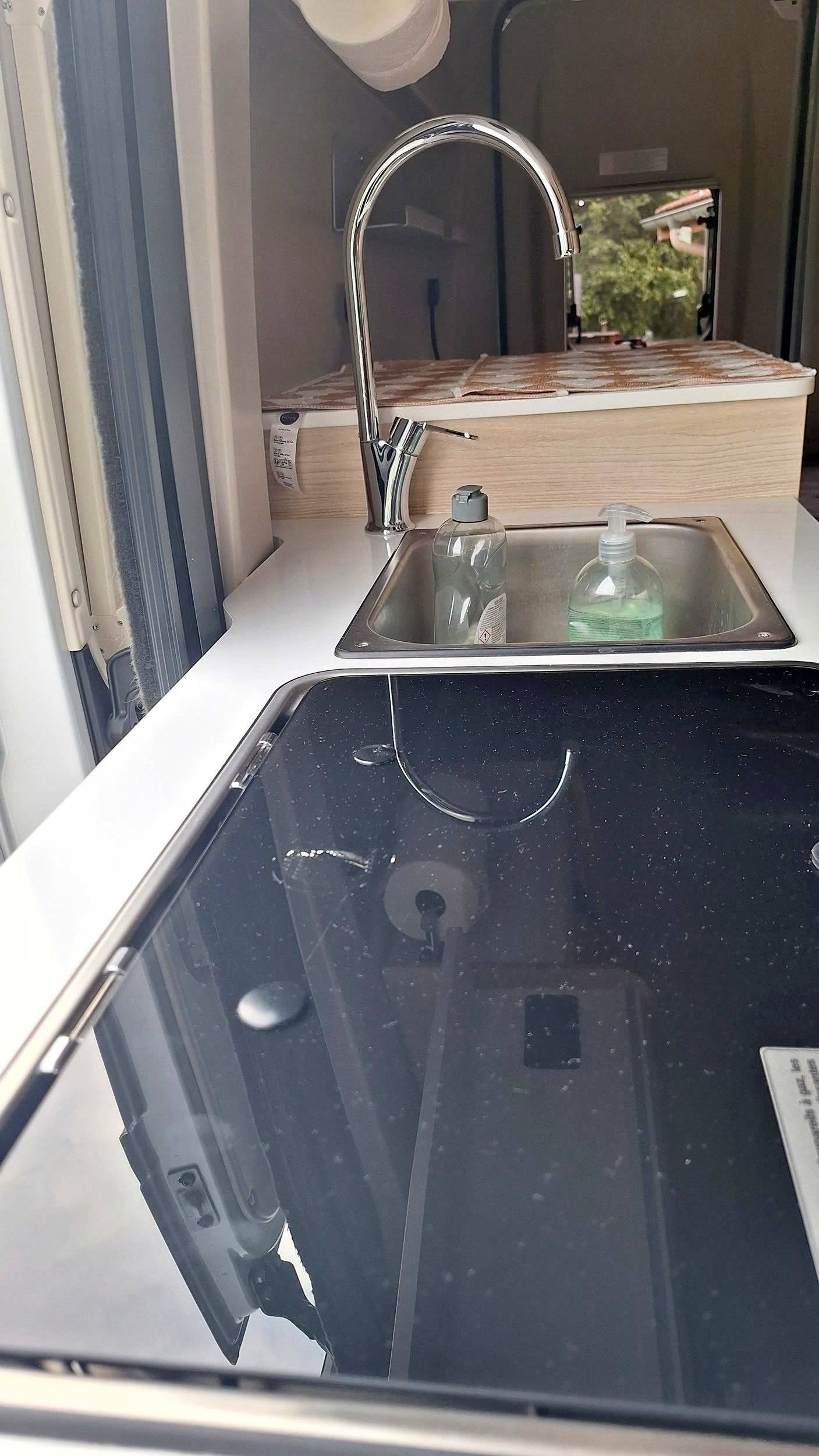 Chausson 594 first line