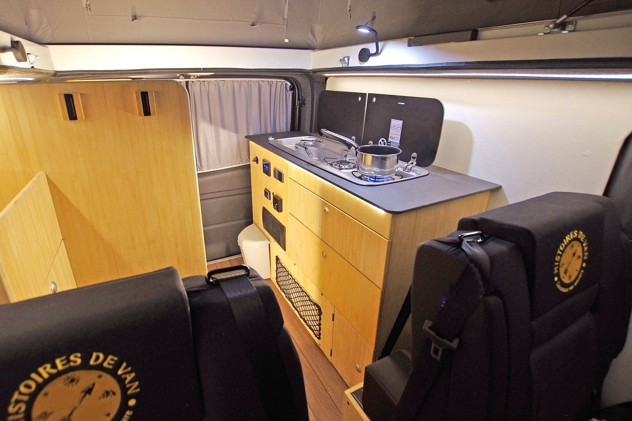 HISTOIRES DE VAN EXPLORATEUR