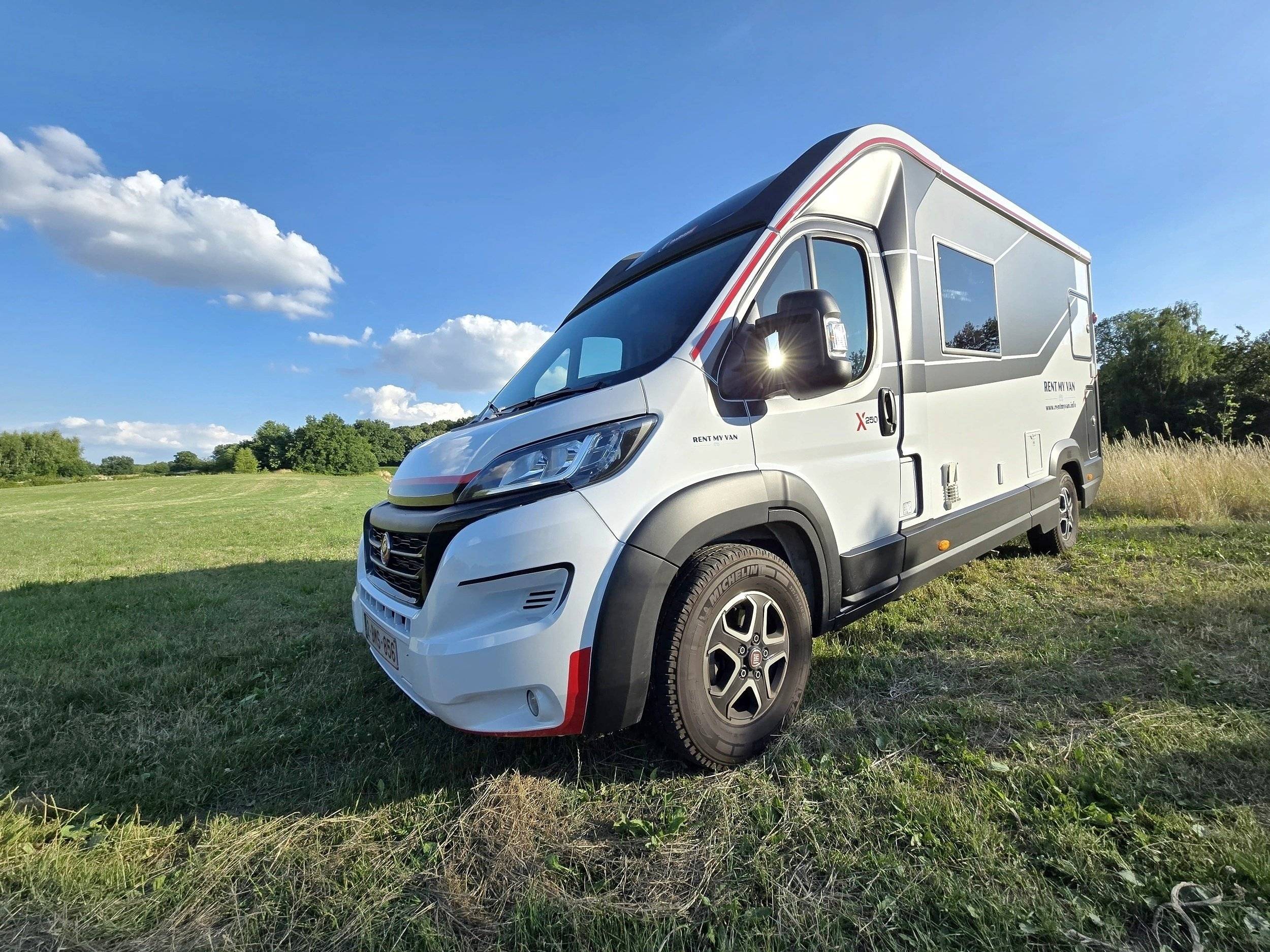schräge Vorderansicht Fiat Fiat ducato - Yescapa