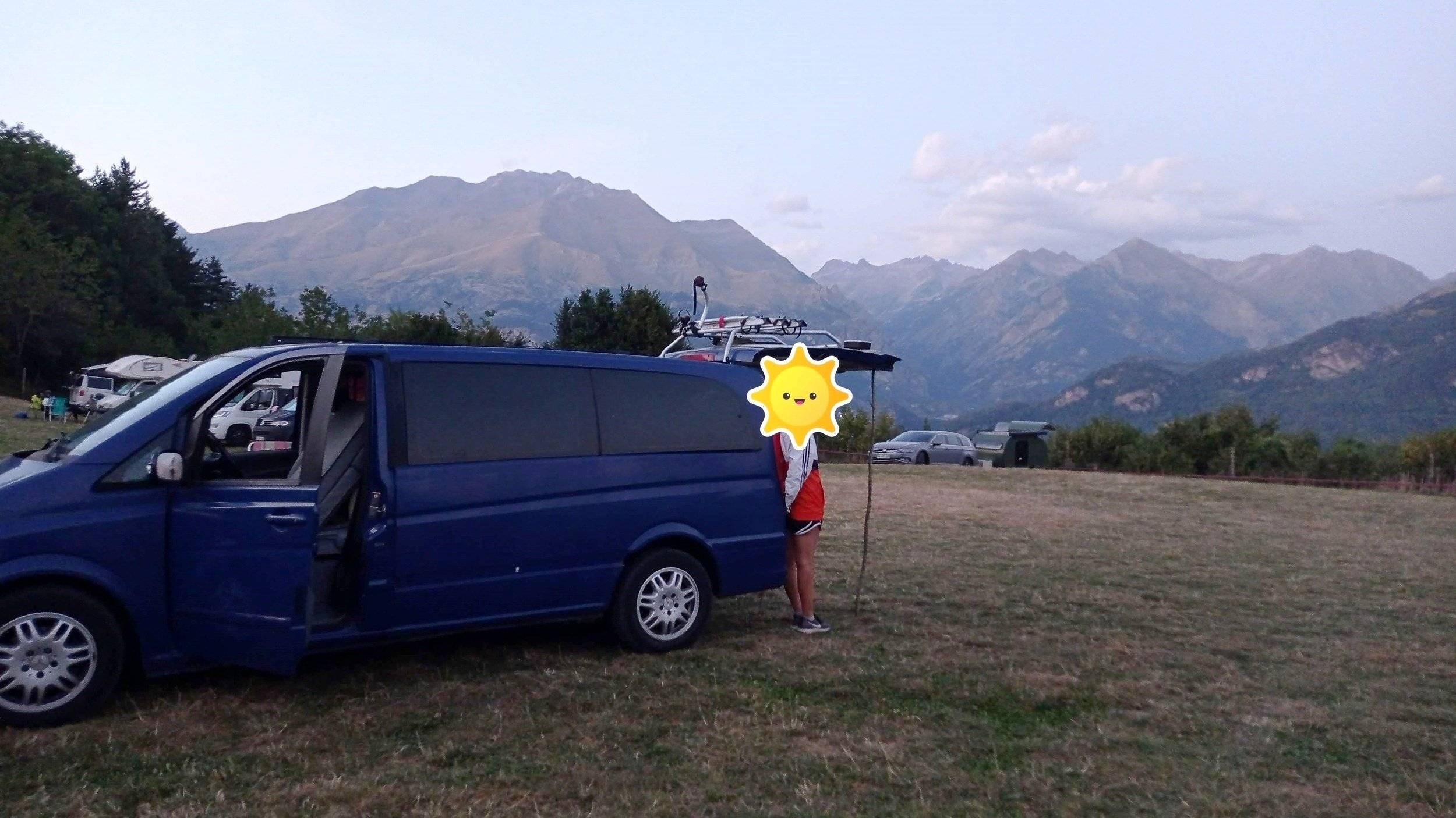 Front view from 3/4 Mercedes Mercedes viano - Yescapa