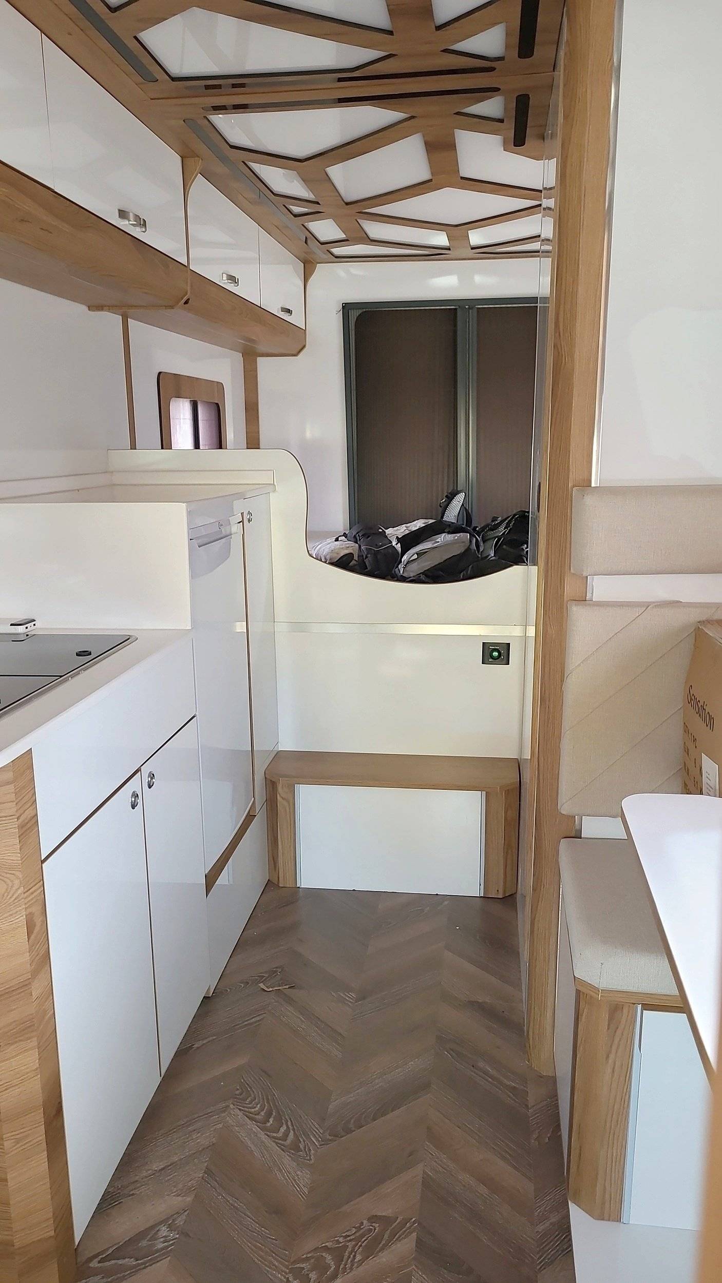 Dining Area Iveco Iveco daily 35.12 2,5 td - Yescapa