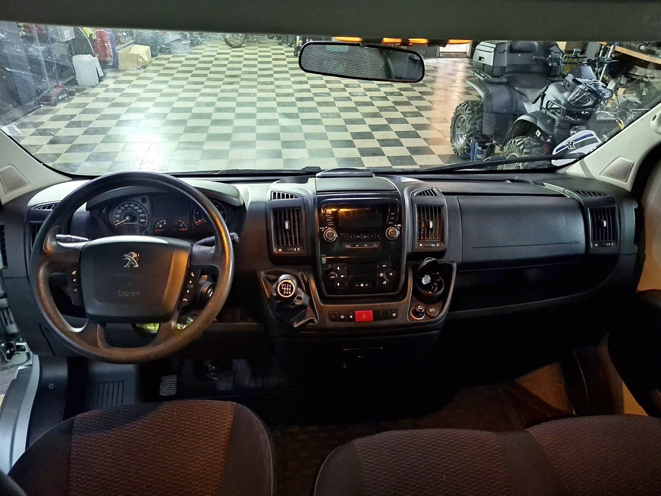 Peugeot Boxer 2,0 l 130 ch