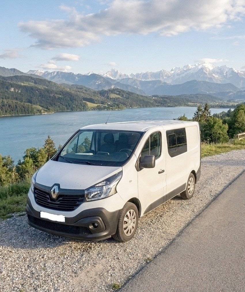 Vista del vehículo ángulo delantero Renault Trafic 1,6l 120 ch - Yescapa