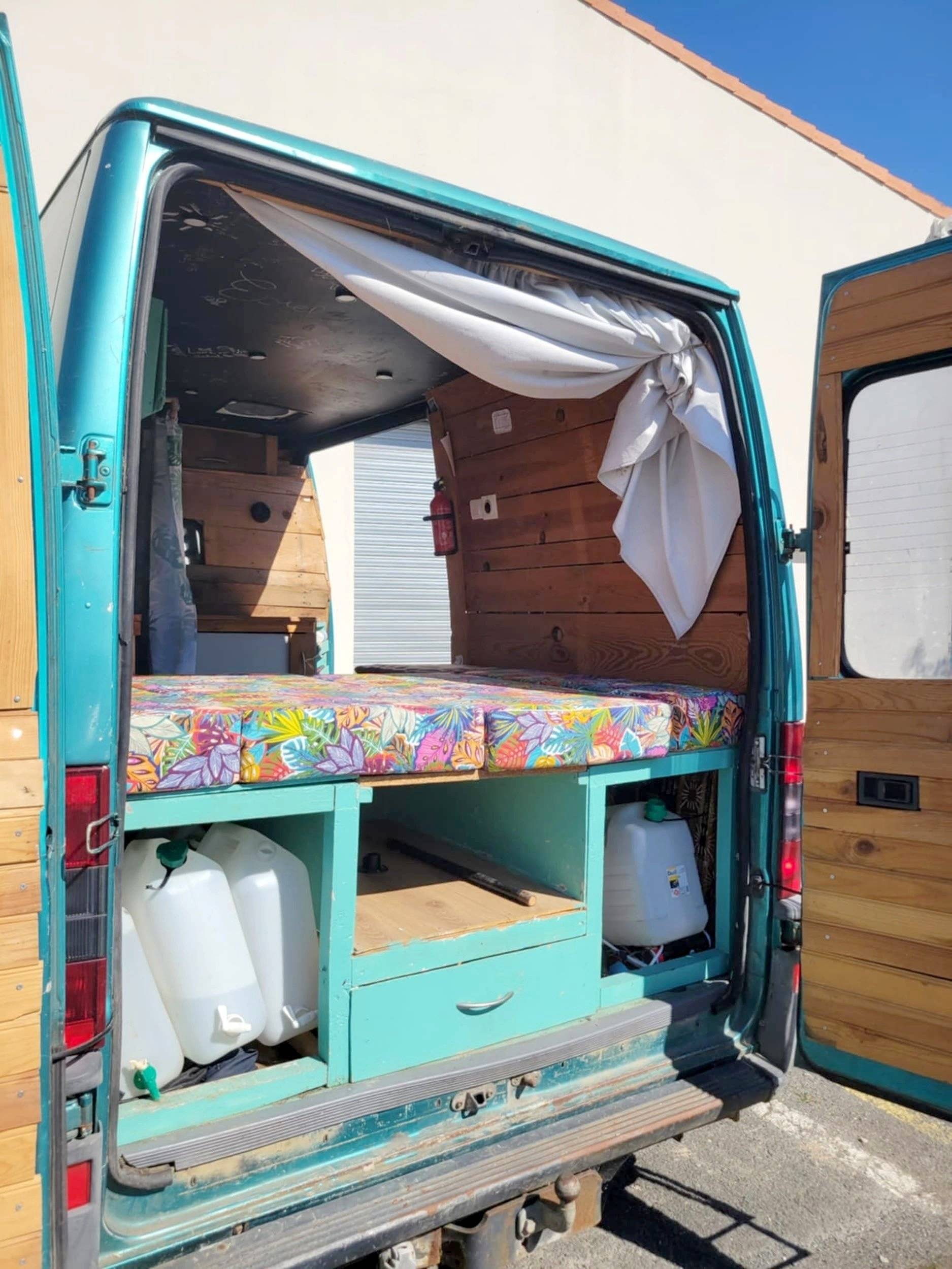 Plazas en cama Citroën Citroen jumper 2.5l - Yescapa