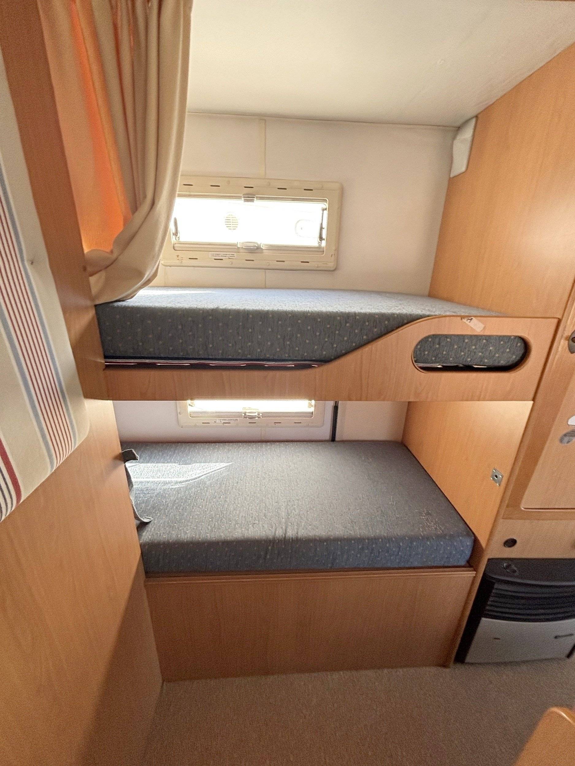 Berth Fiat Ducato 2,8 l 115 ch/Al-Ko - Yescapa