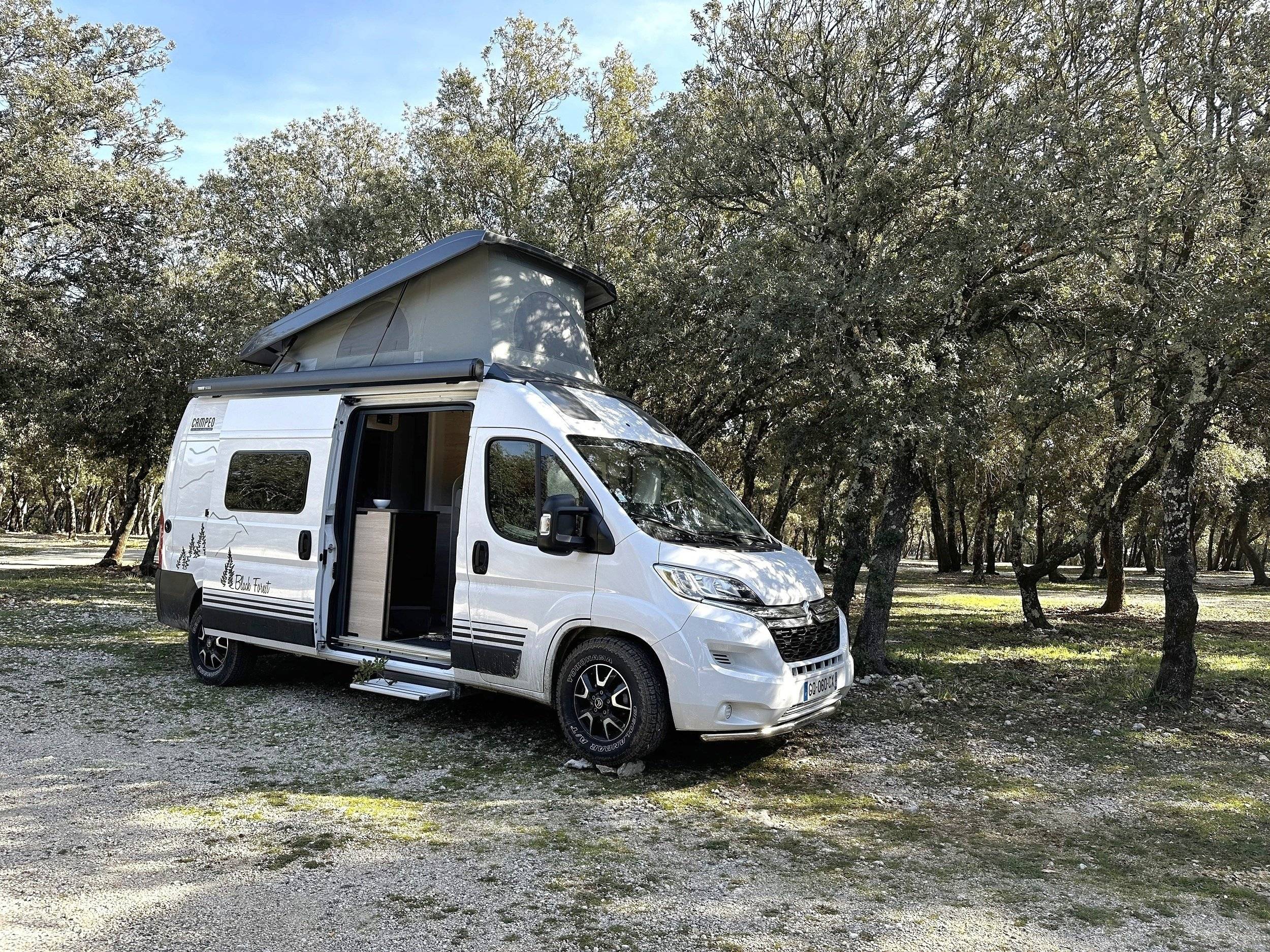 Bürstner CAMPEO C600 BLACK FOREST