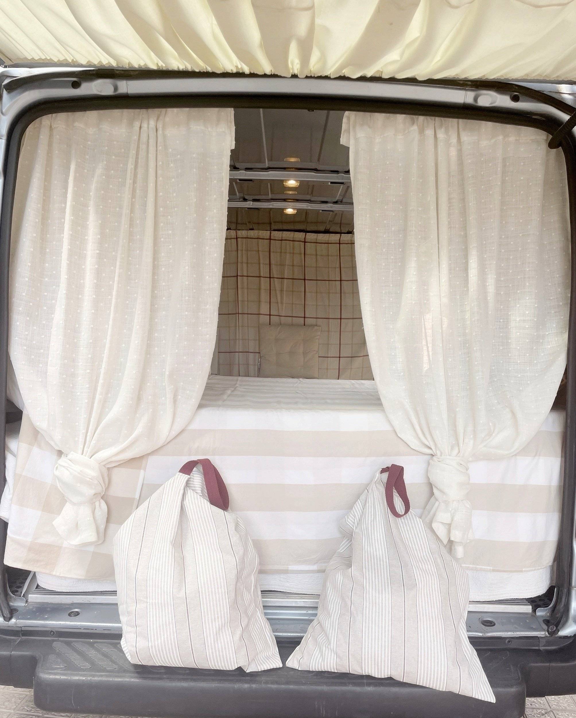 Custo Van Transporter