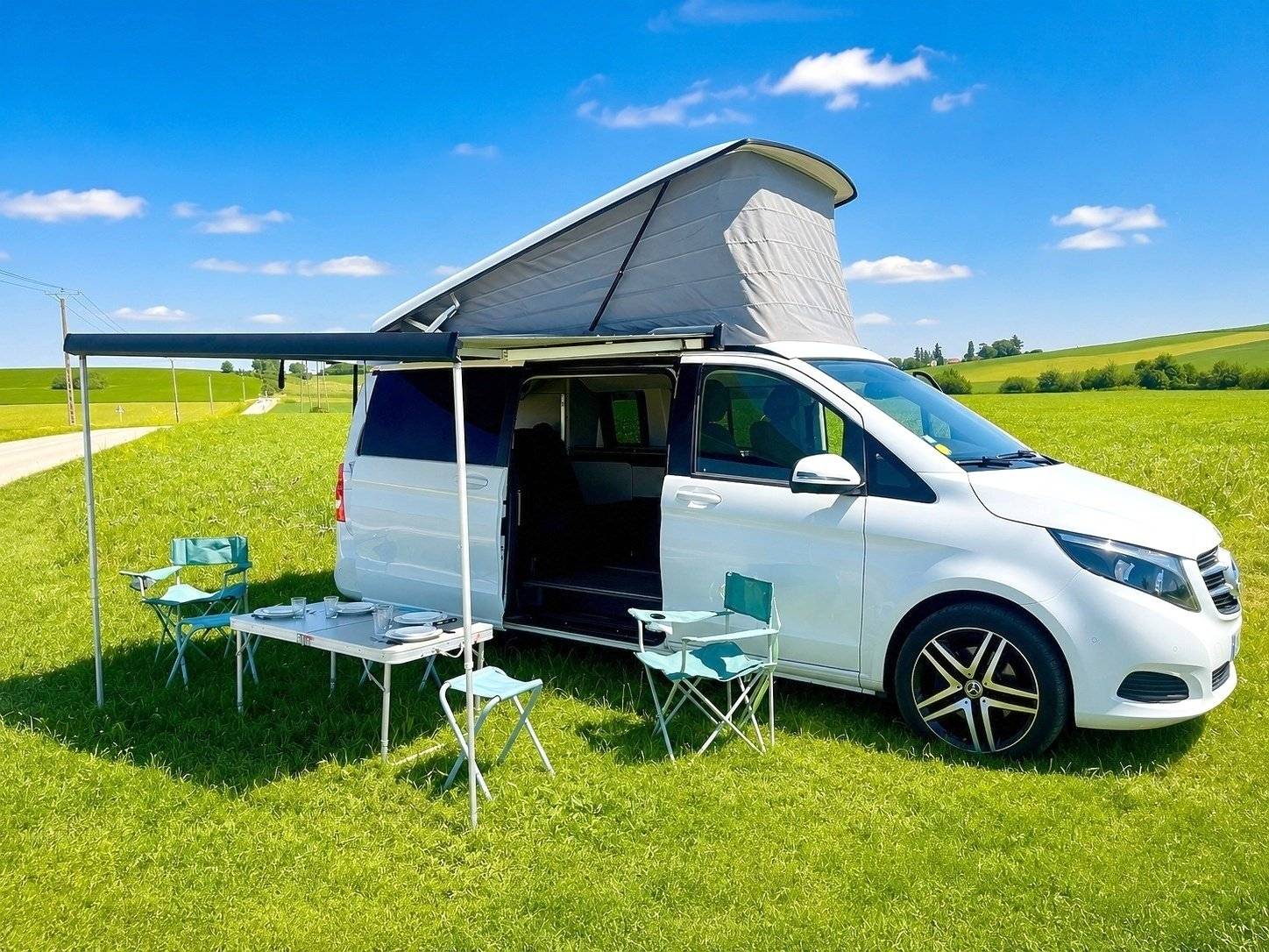 Vue avant de 3/4 Mercedes 2,15 l 136 ch - Yescapa