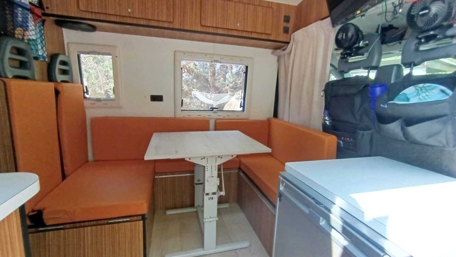 Coin repas Citroën Citroën jumper - Yescapa