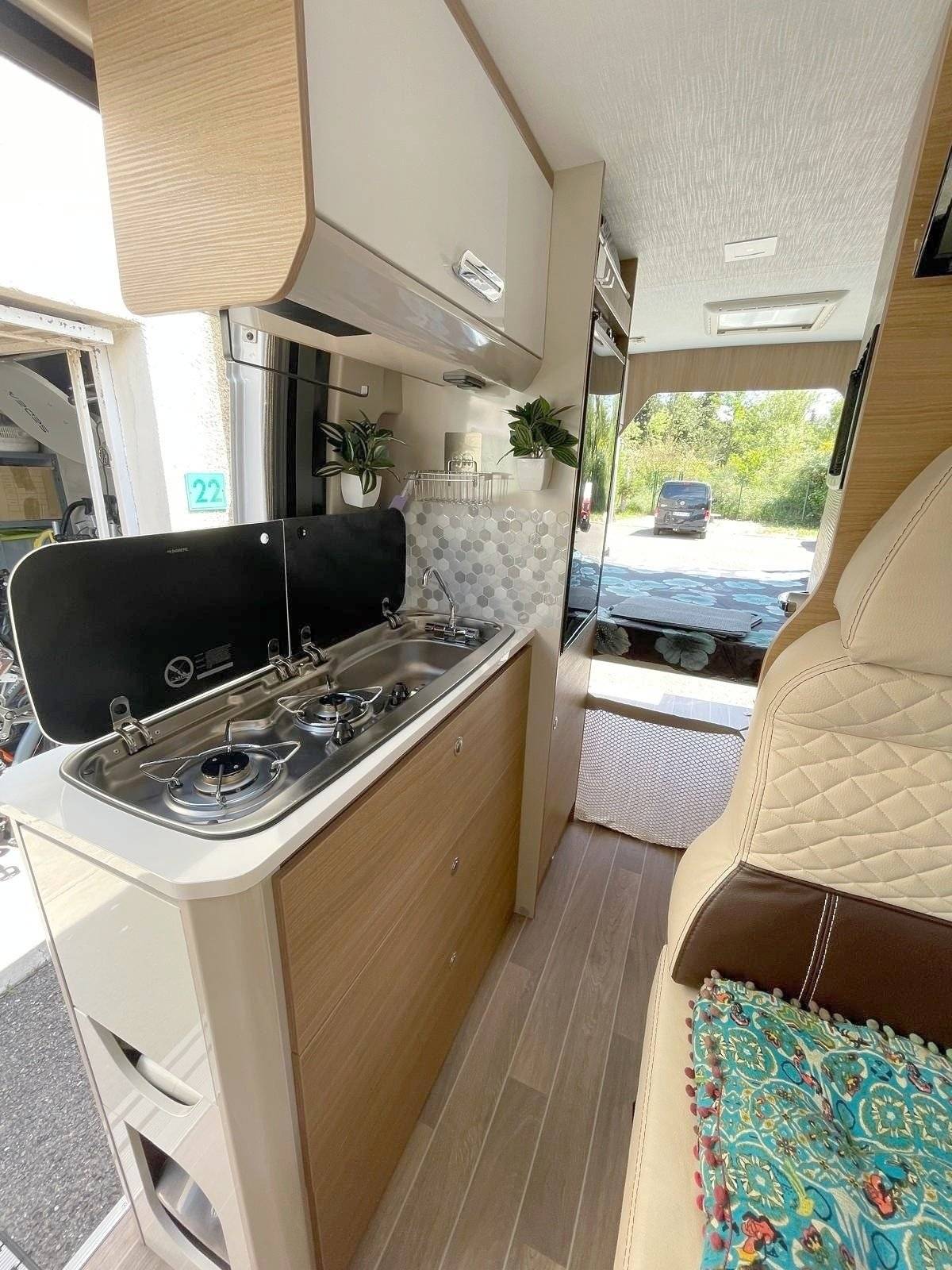 Mclouis Van 3 Menfys