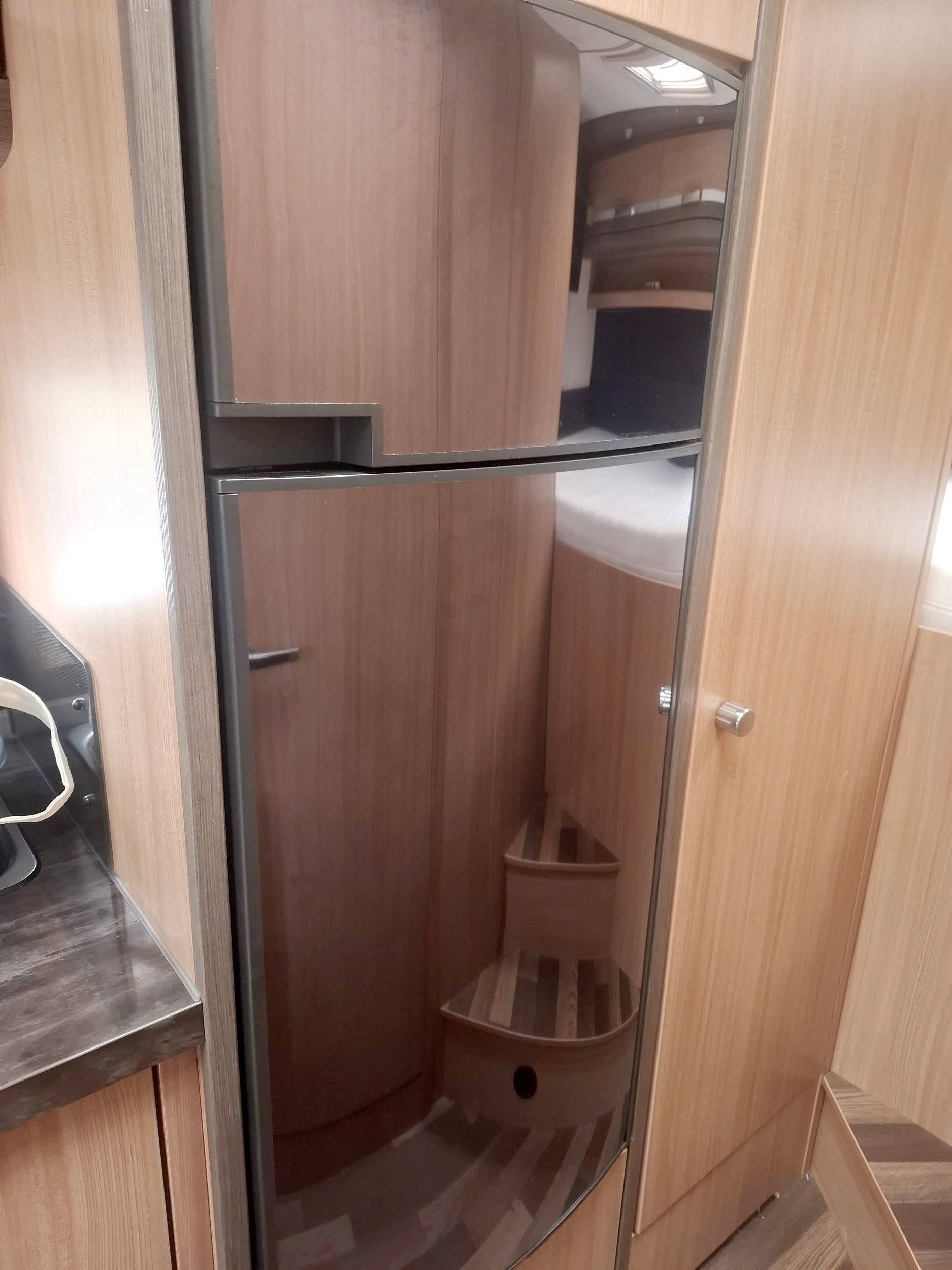 Knaus 600 Dkg Sky Traveller