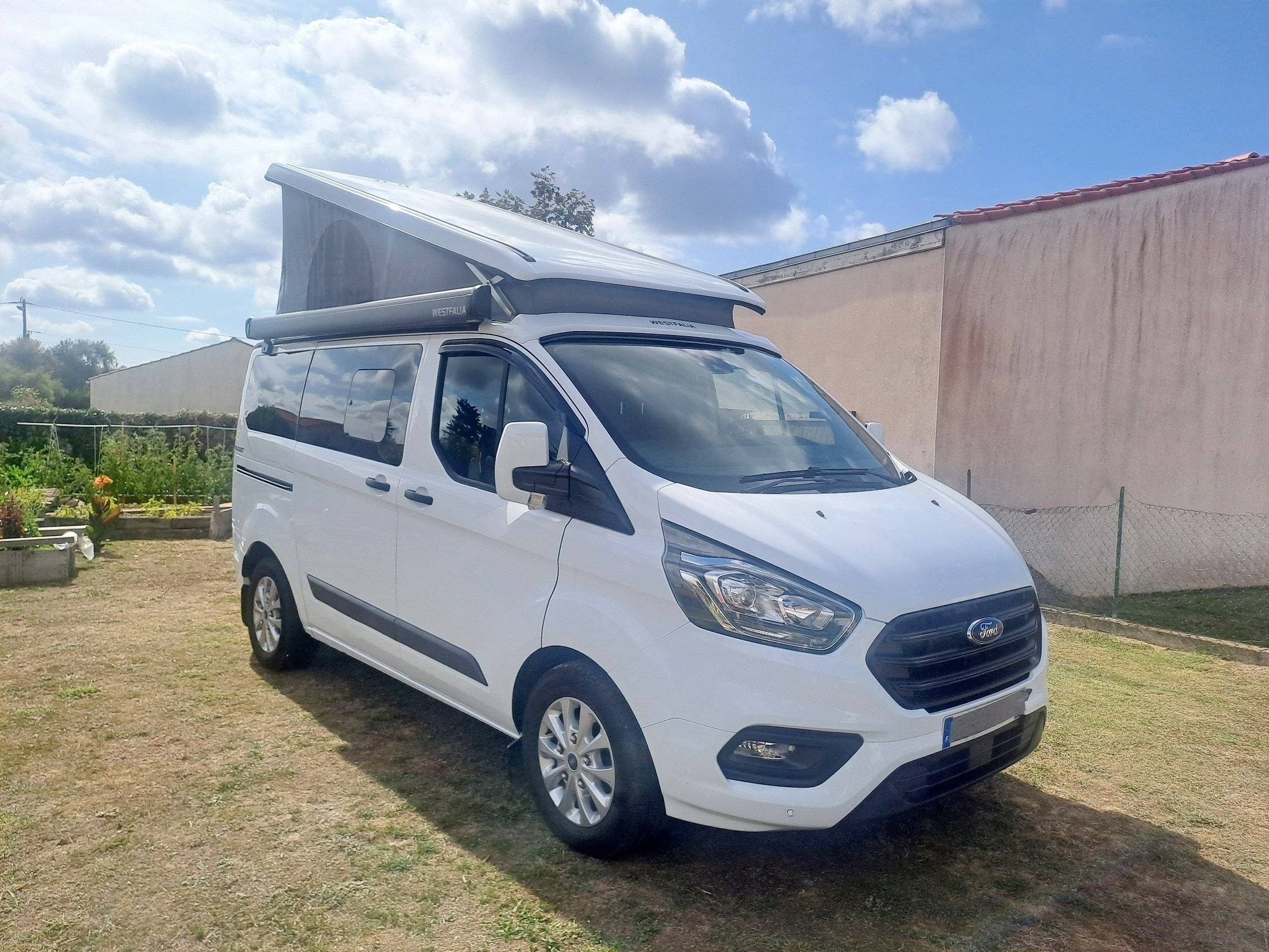 Voorkant 3/4 Ford Ford Transit Custom Nugget L1H1 170 CV automatique - Yescapa