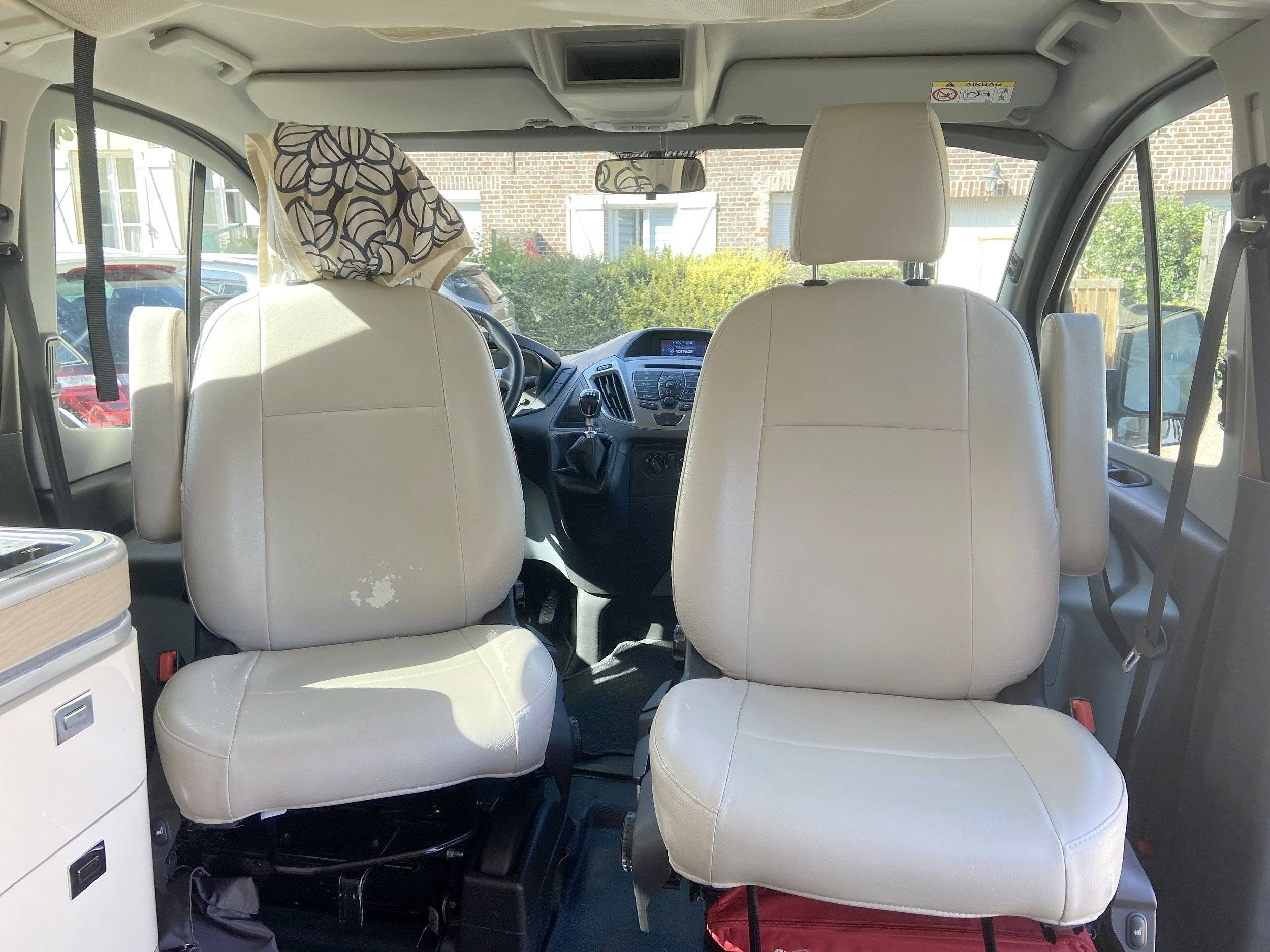 Plazas en cama Ford Ford Transit Custom - Yescapa