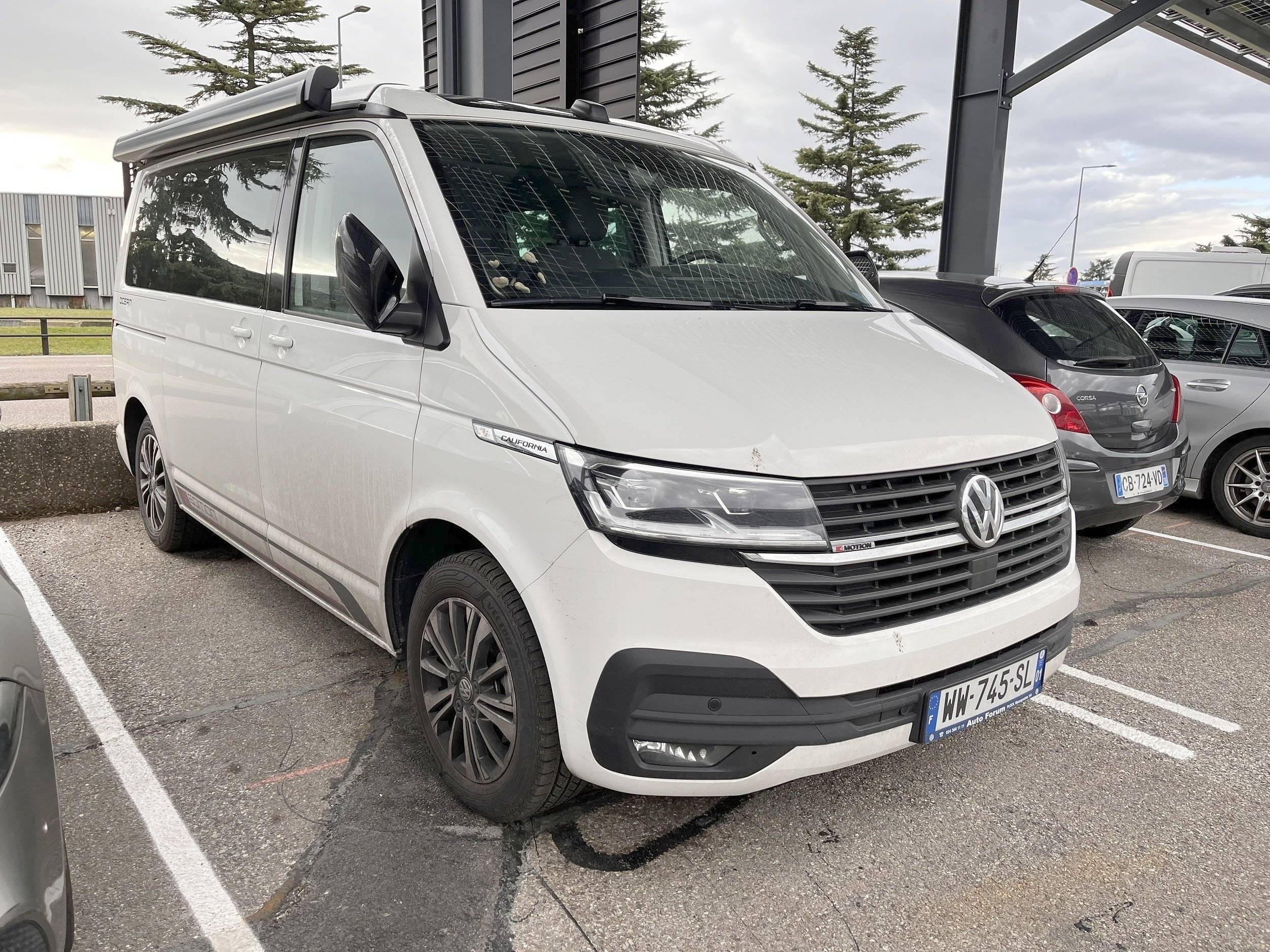 Front view from 3/4 Volkswagen T6.1 California Ocean 4Motion - Yescapa