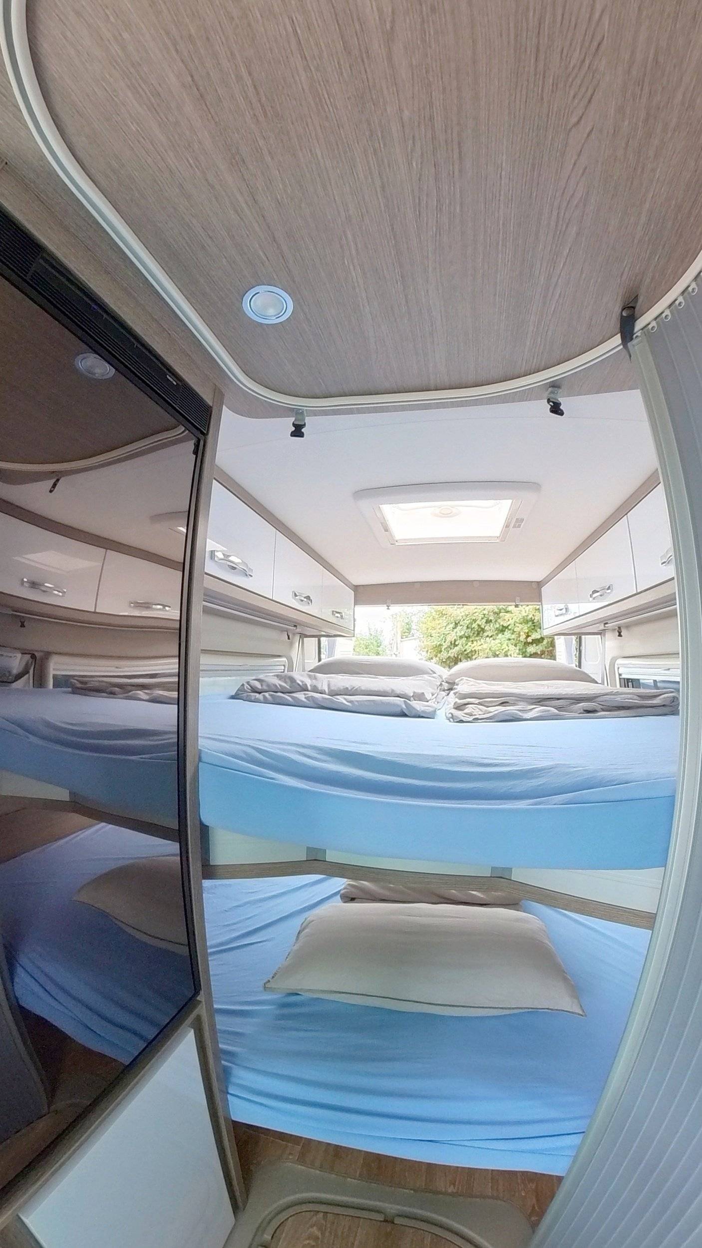 ACTIVANS SURF Family Camper 