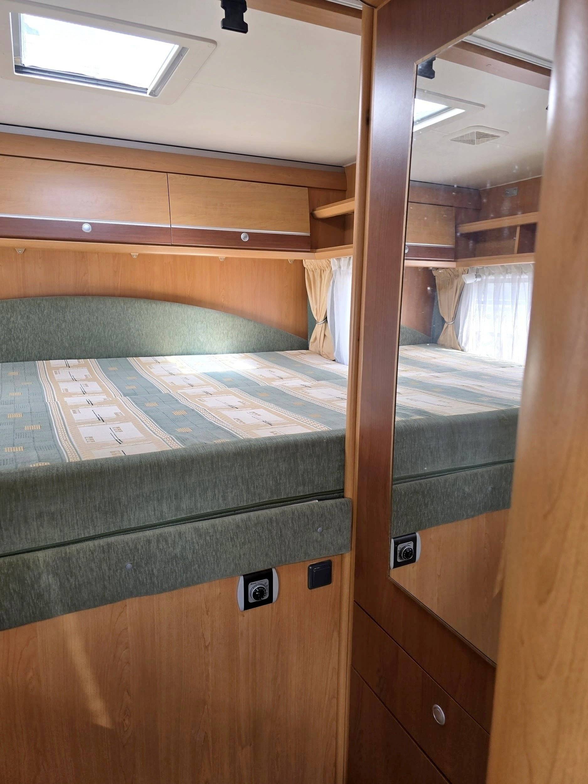 Berth Renault Master 2,5 l dCi 100 ch. - Yescapa
