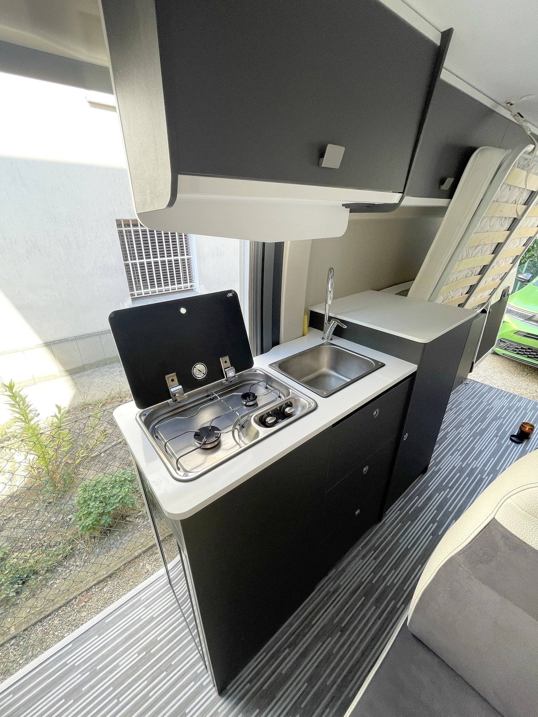 Mclouis Van 3 Menfys