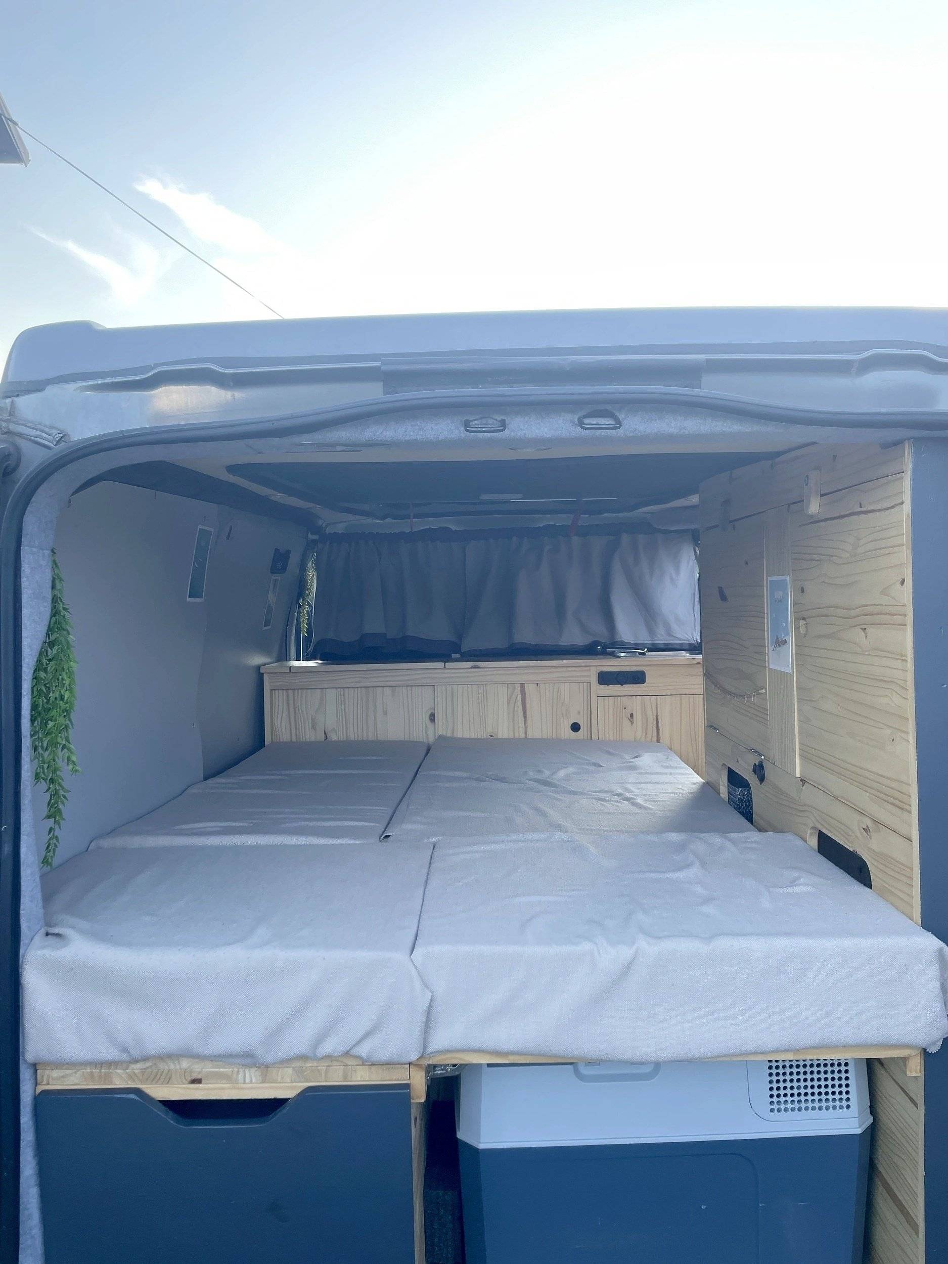 Couchages Citroën Jumpy 2,2 l 120 ch - Yescapa