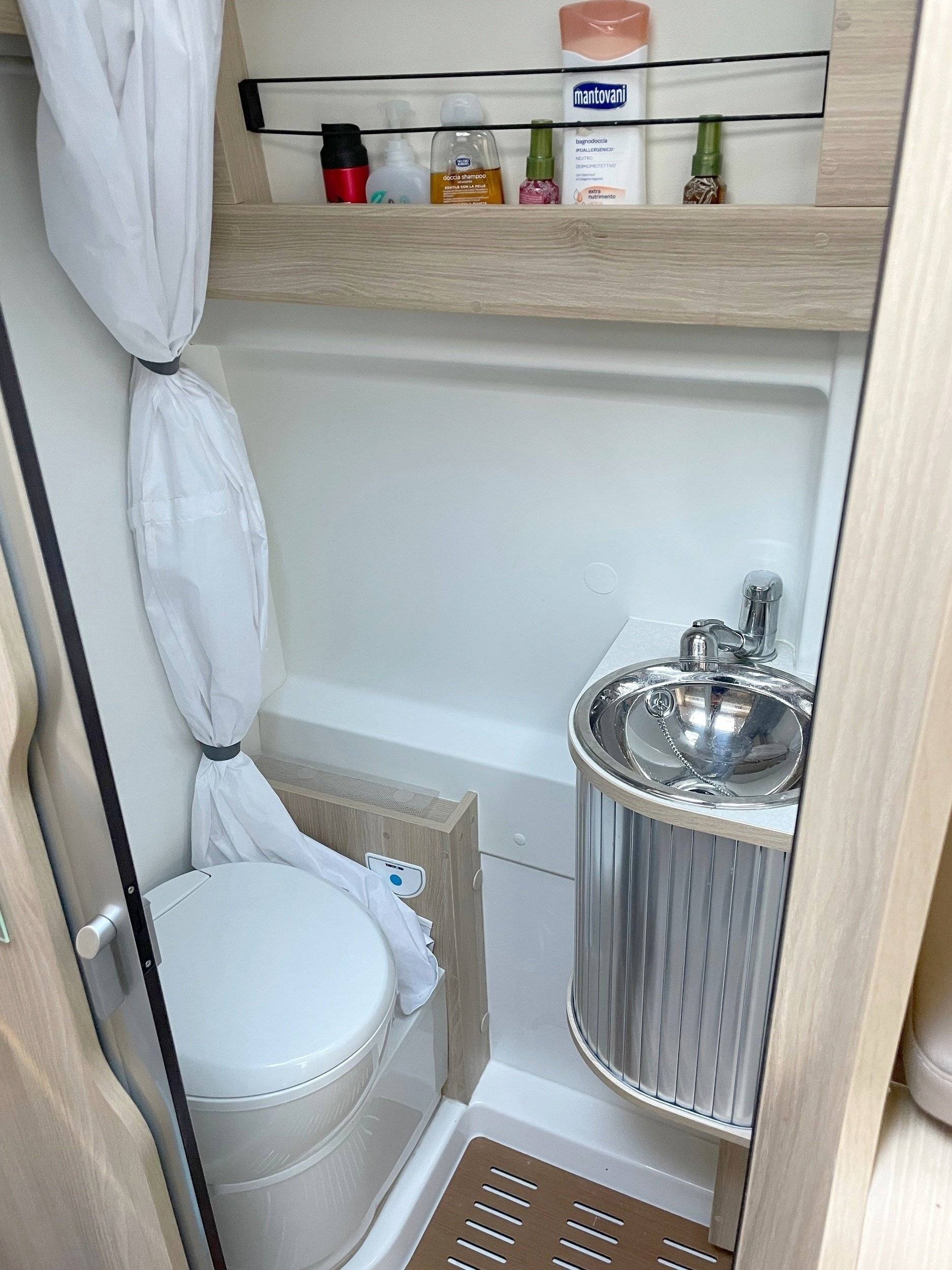 Dreamer Dreamer Family Van