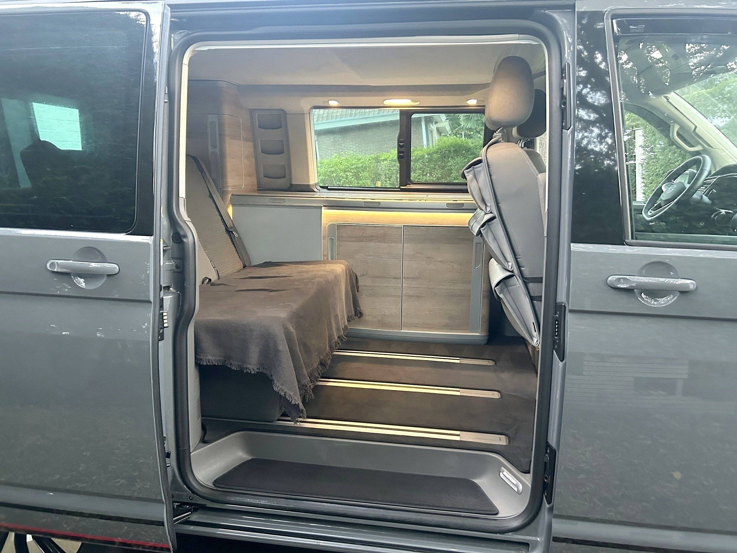 Volkswagen Volkswagen T6.1 California COAST