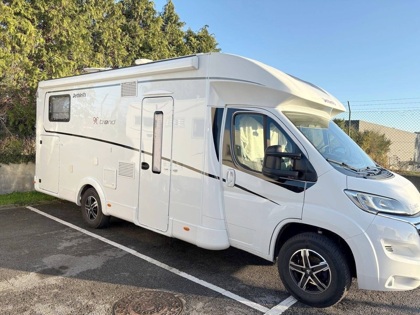 Voorkant 3/4 Citroën - Yescapa