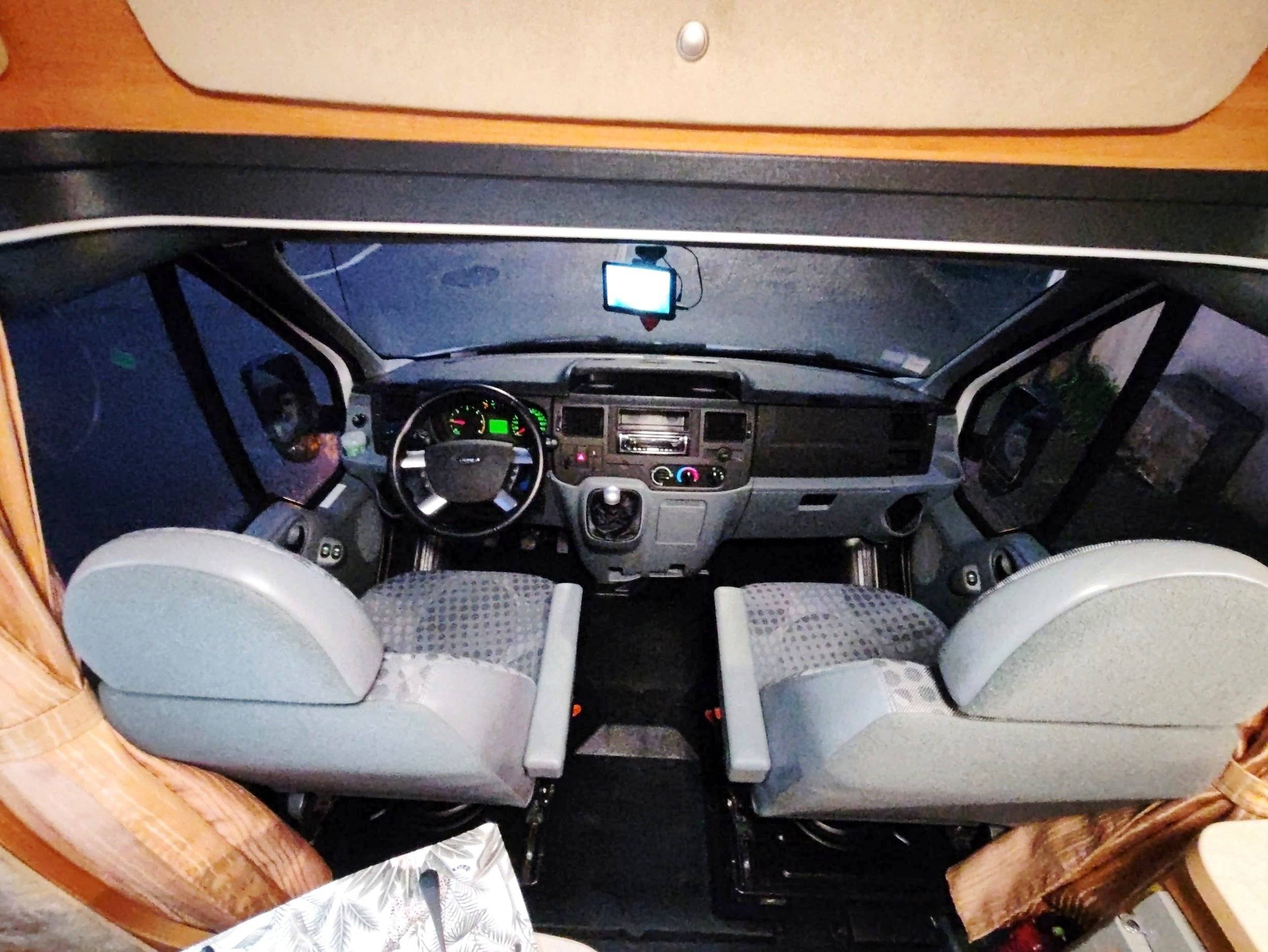 Challenger Transit 2,2 l 140 ch