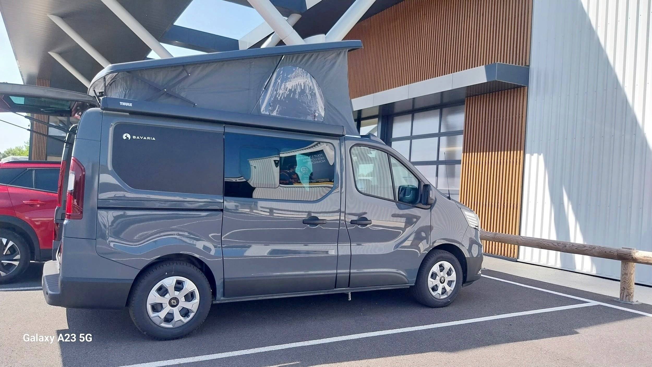 Letti Renault Trafic 2,5 l 150 ch - Yescapa