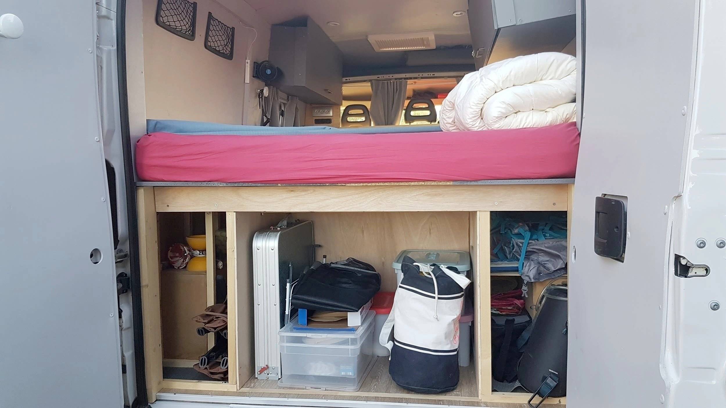 Couchages Fiat Fiat Ducato 2.3 130HP - Yescapa
